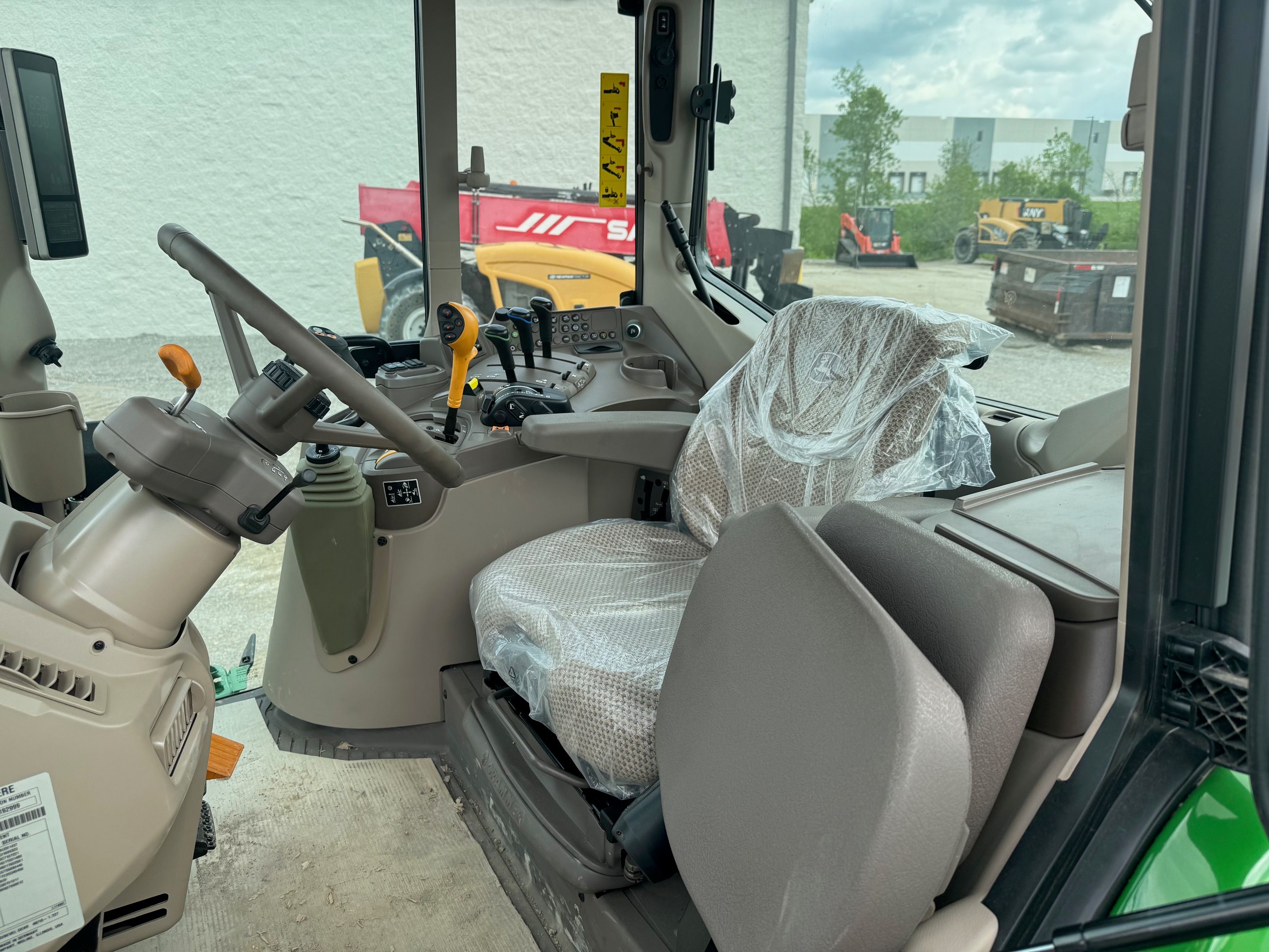 2023 JOHN DEERE 6195M Photo 5 Thumbnail