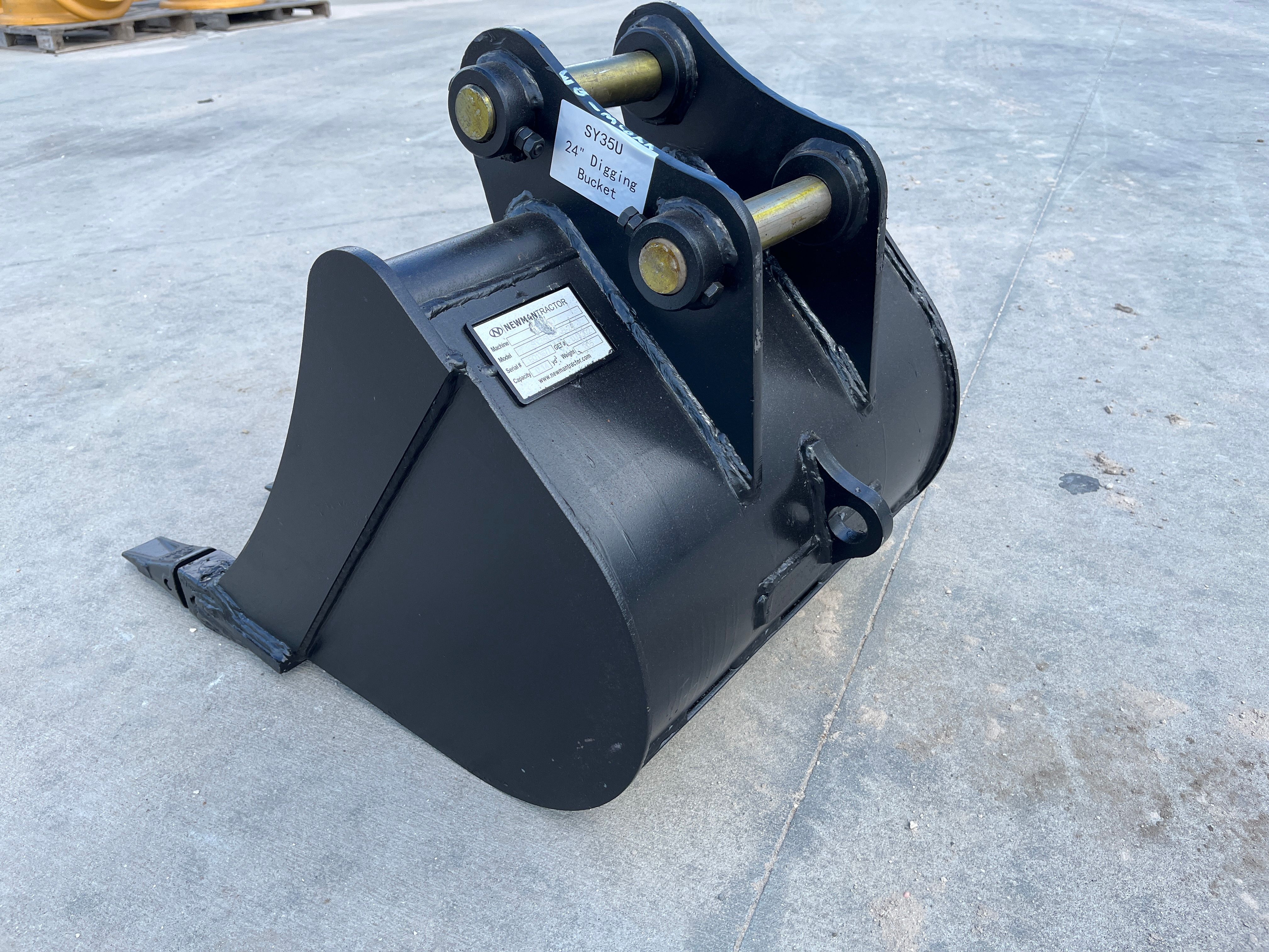 24" BUCKET FOR SY35U Photo 2 Thumbnail