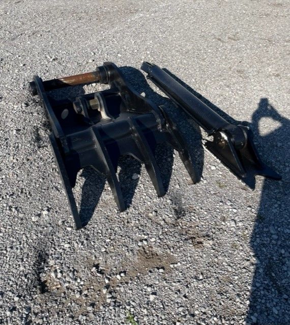 THUMB FOR SY265C (NO QUICK COUPLER) Photo 2 Thumbnail