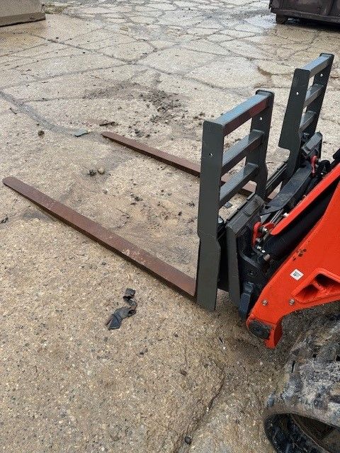 72" FORKS FOR SKID STEER Photo 2 Thumbnail