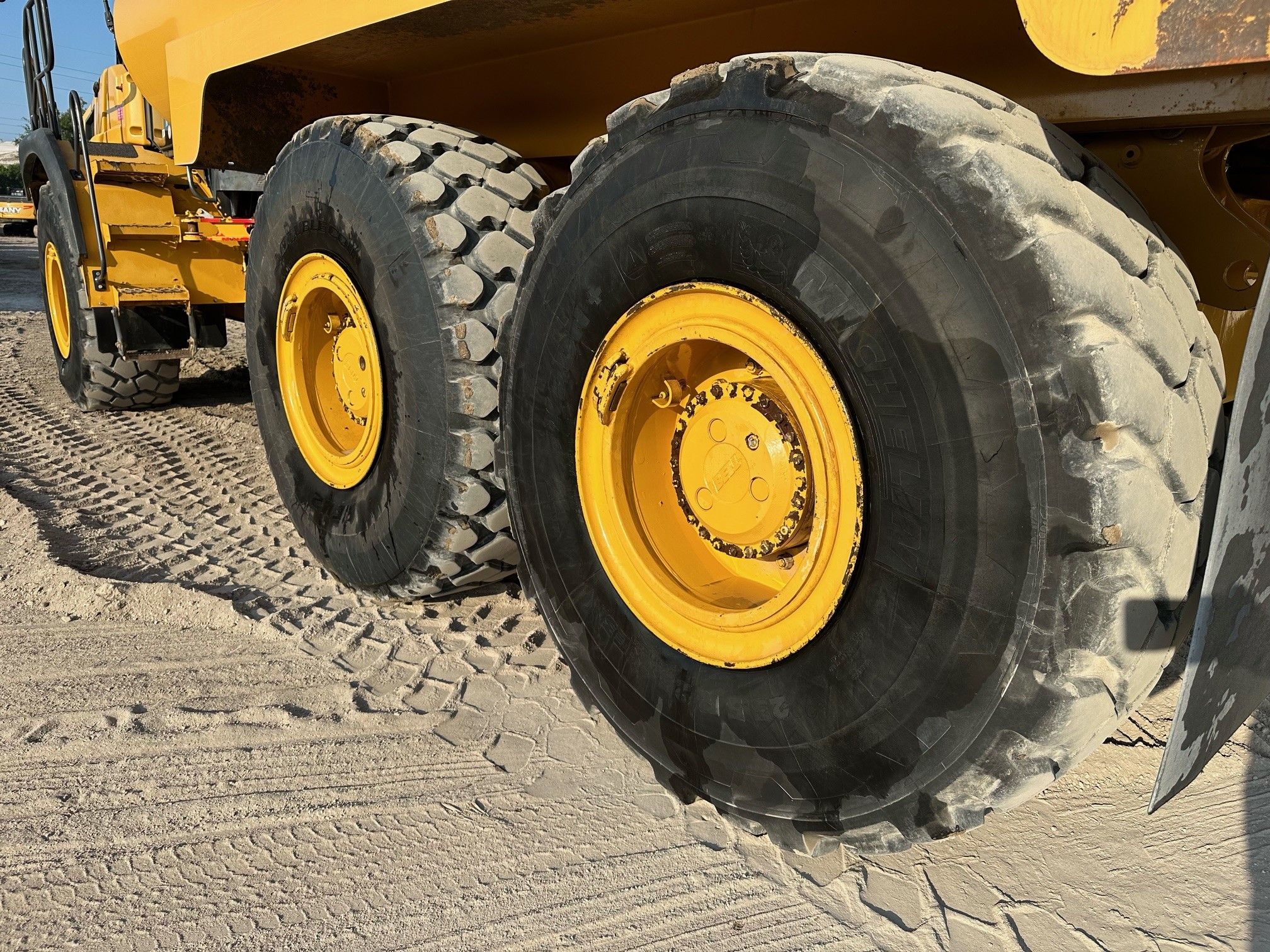 2015 BELL B30E Photo 13 Thumbnail