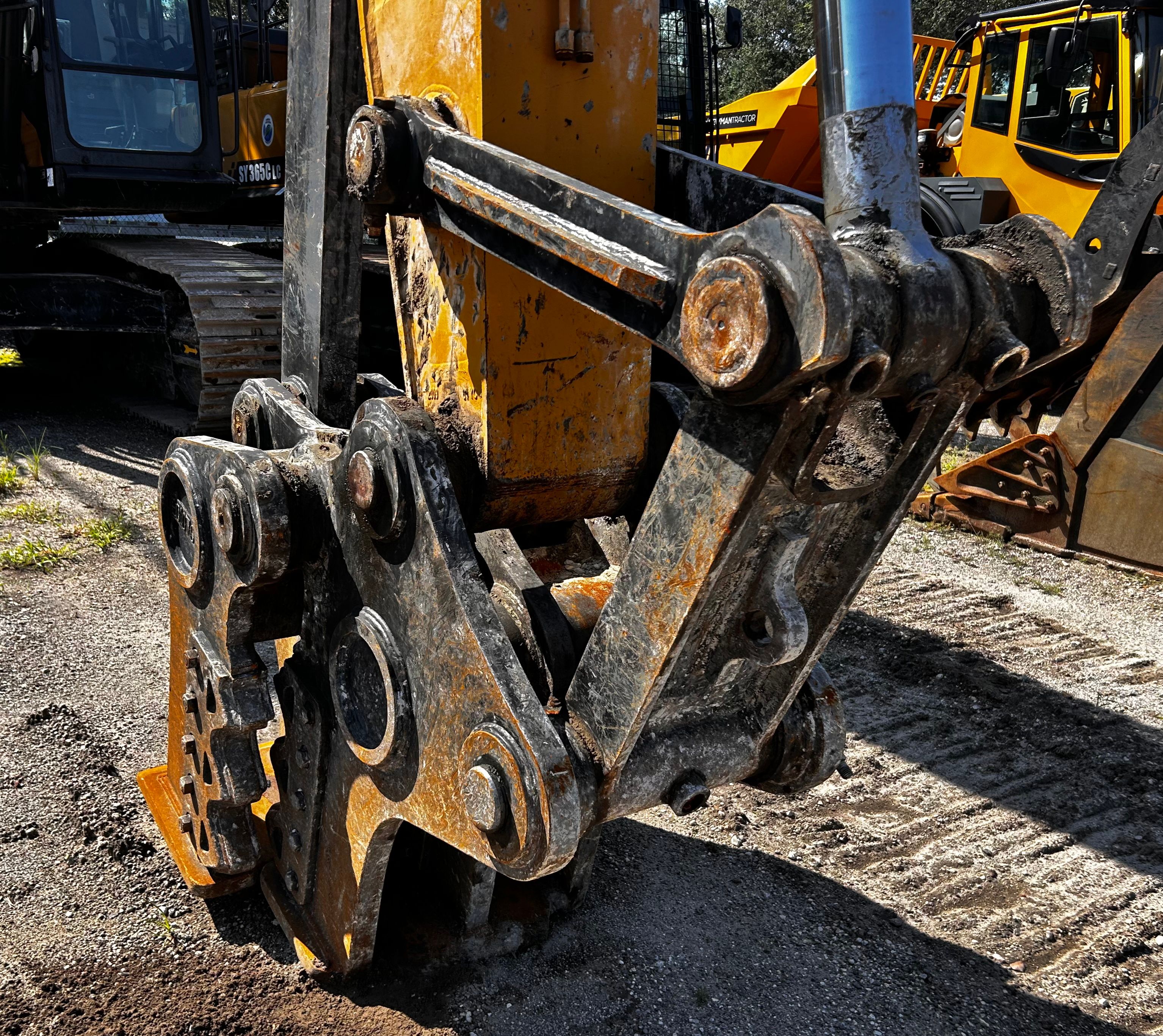 CONCRETE PULVERIZER Photo 3 Thumbnail