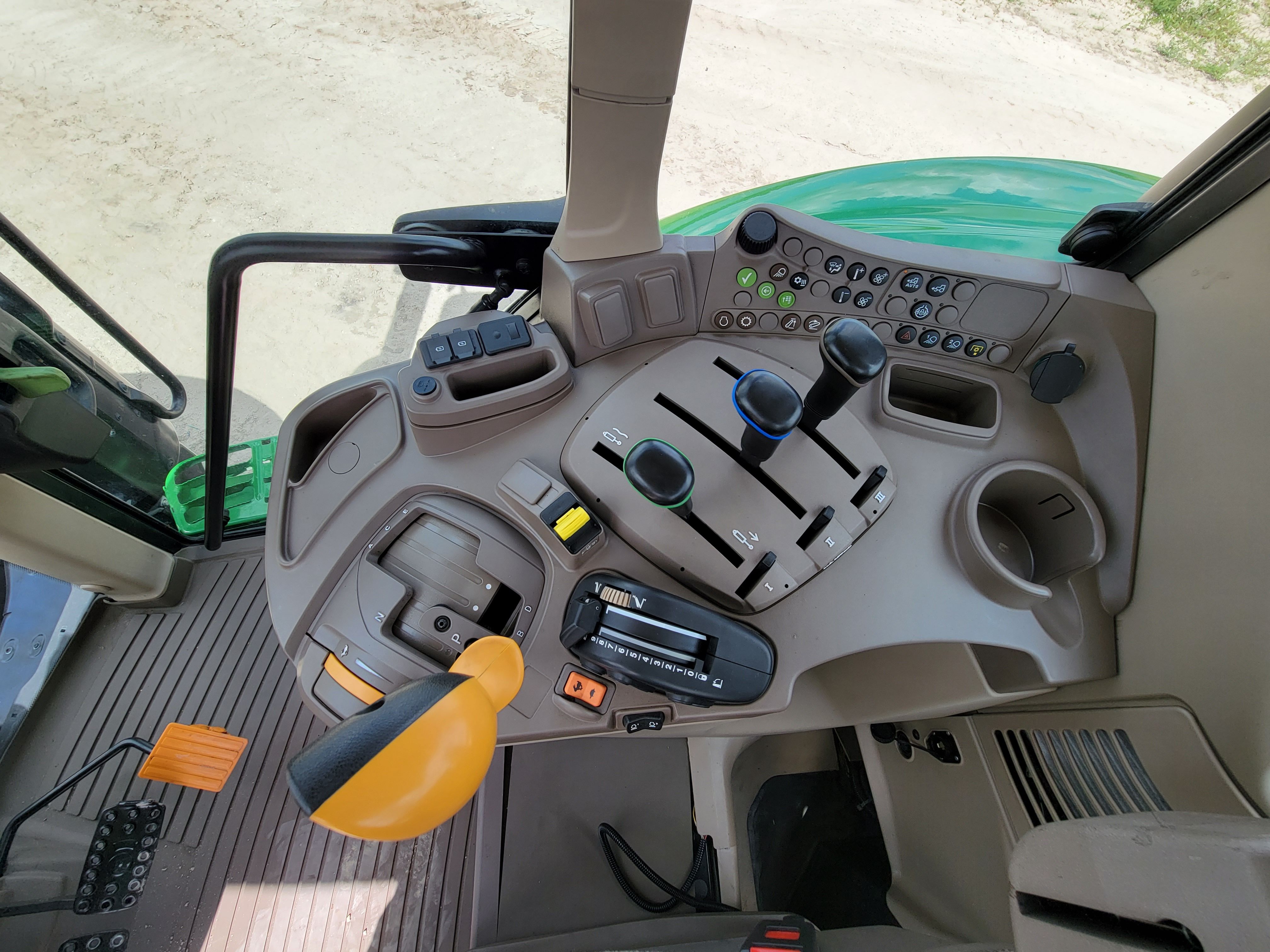 2021 JOHN DEERE 6155M Photo 9 Thumbnail