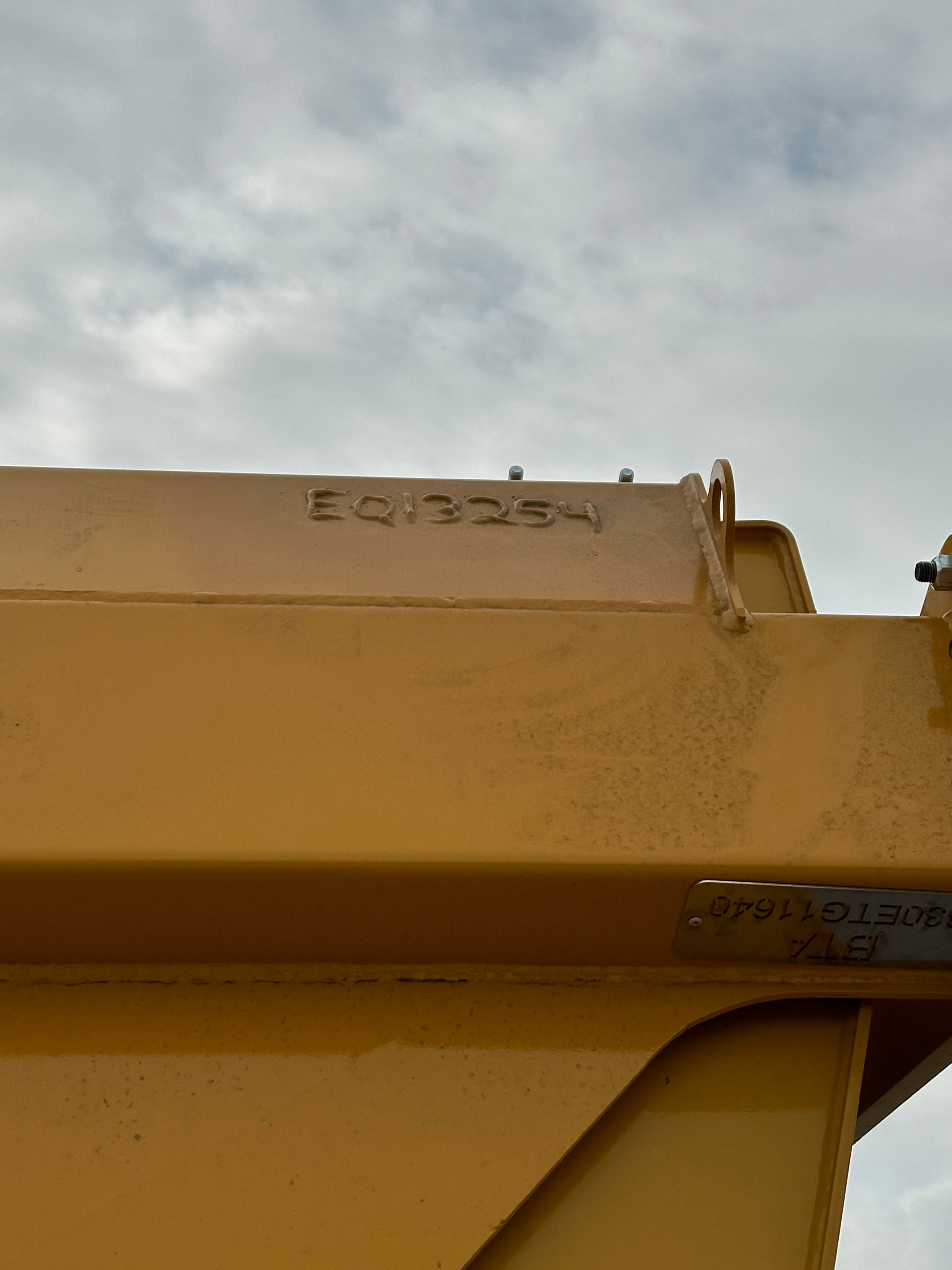 BELL B30E TAILGATE Photo 4 Thumbnail