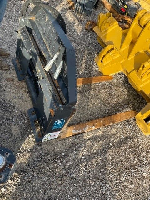 48" HYDRAULIC SKID STEER FORKS Photo 1 Thumbnail