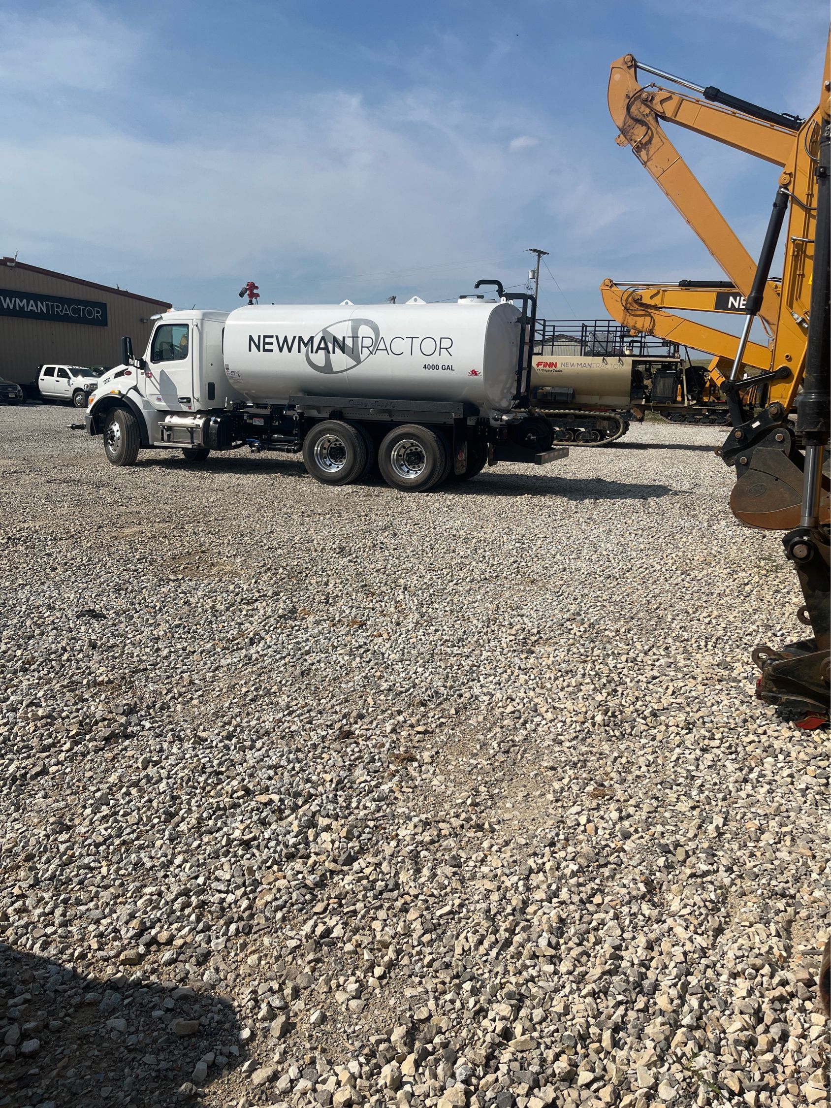 2025 PETERBILT 548 WATER Photo 4 Thumbnail