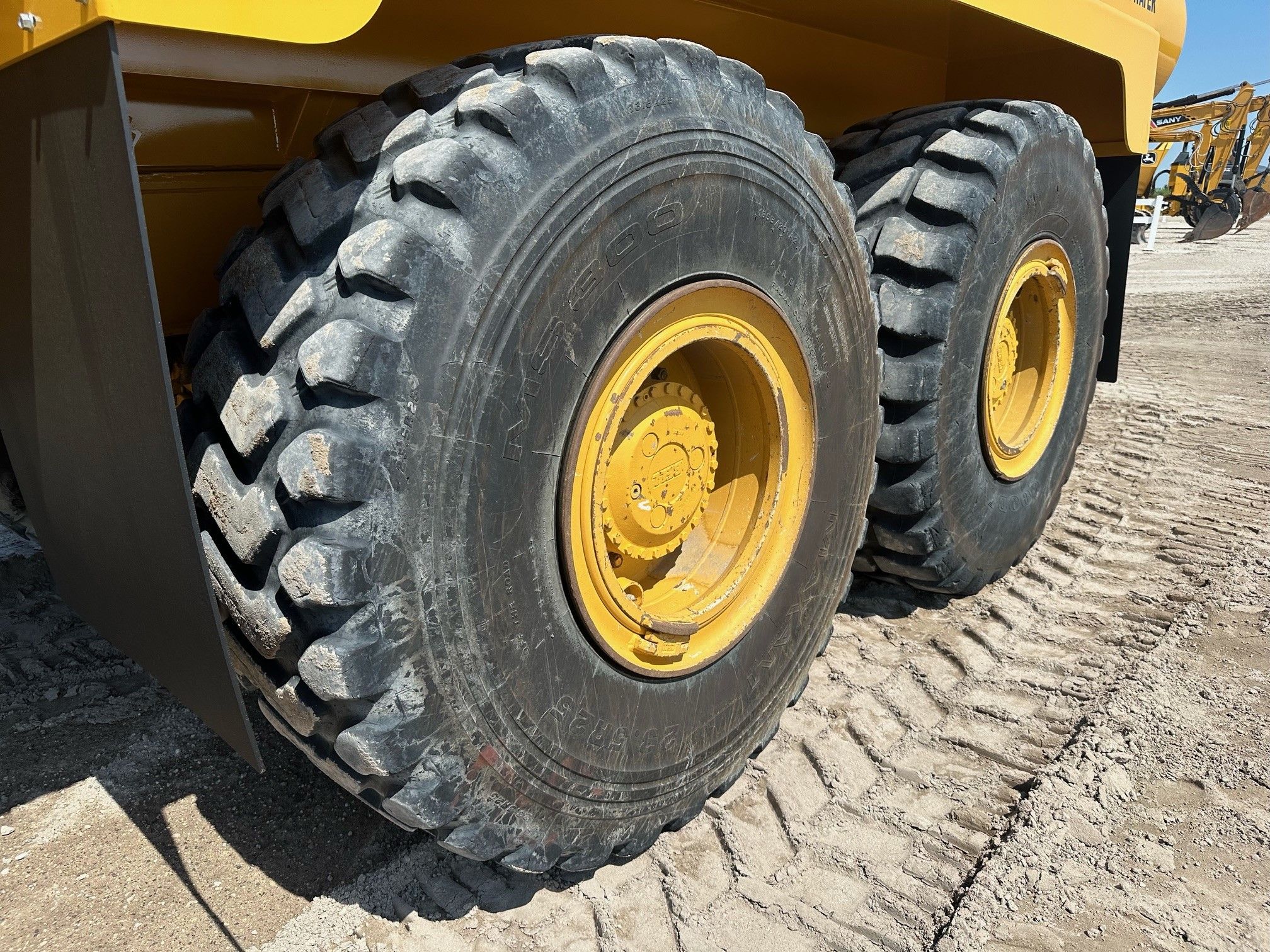 2019 BELL B25E Photo 11 Thumbnail