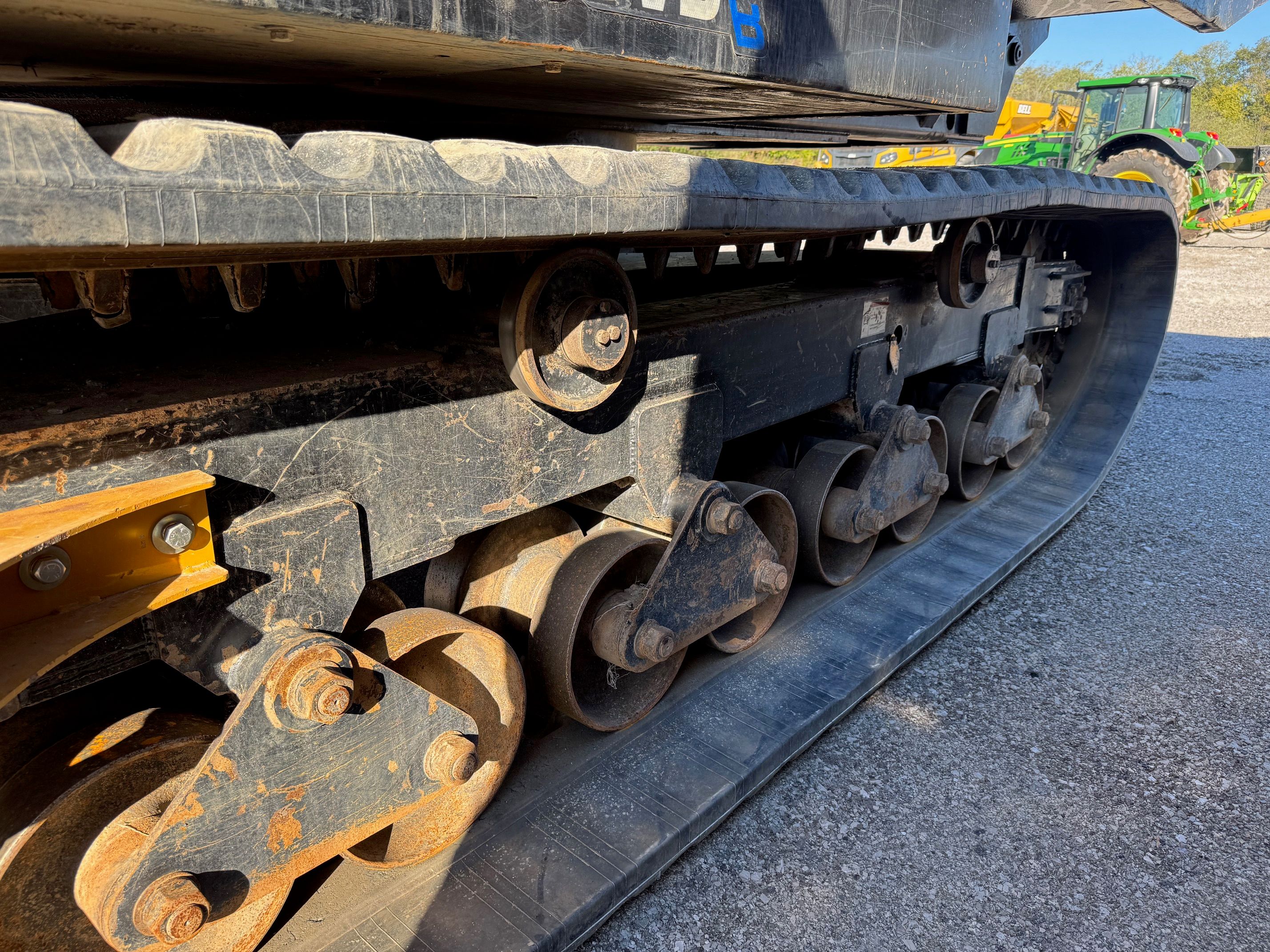 2023 MOROOKA MST 2200VDR Photo 7 Thumbnail