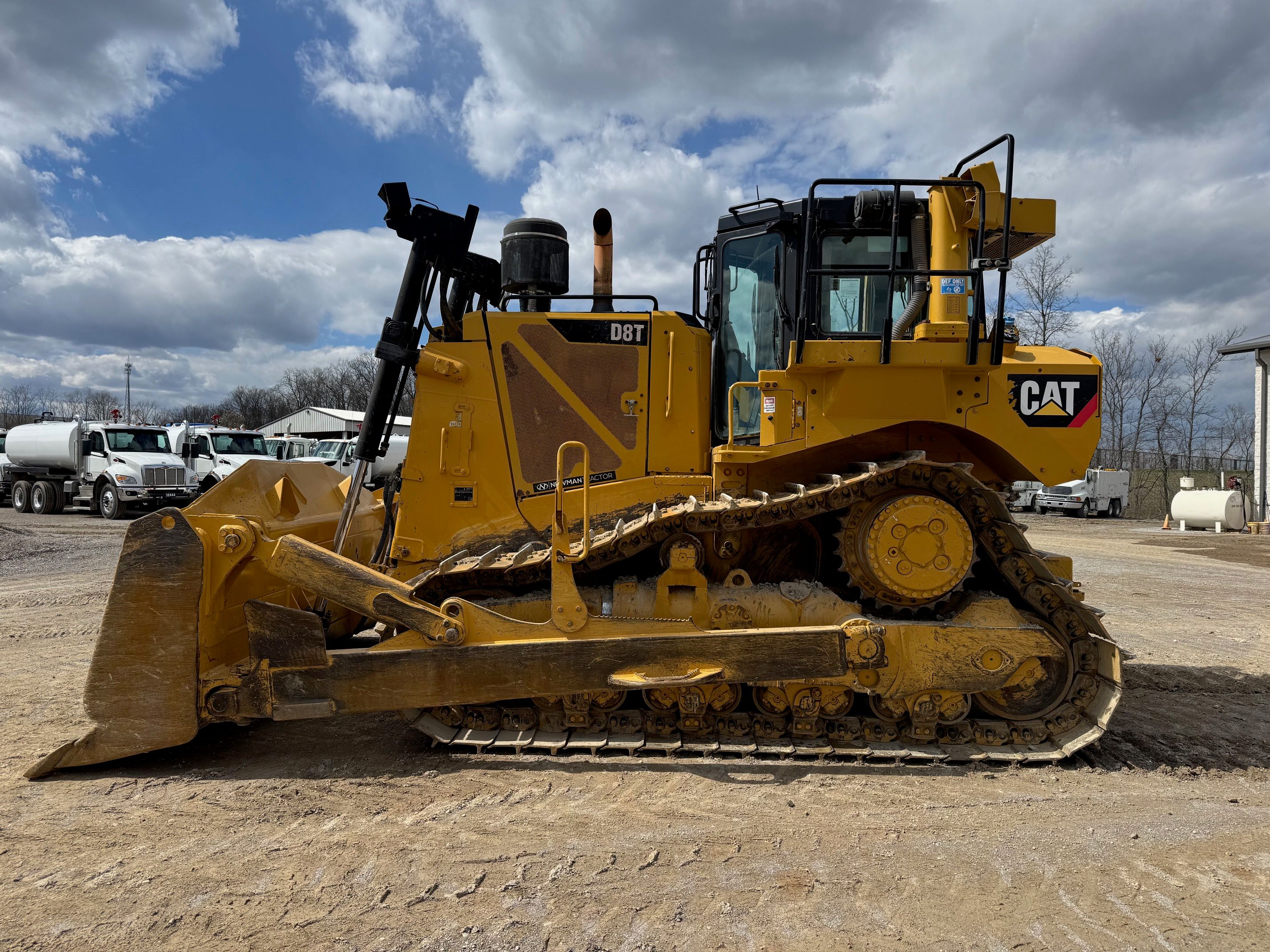 2017 CAT D8T Photo 2 Thumbnail