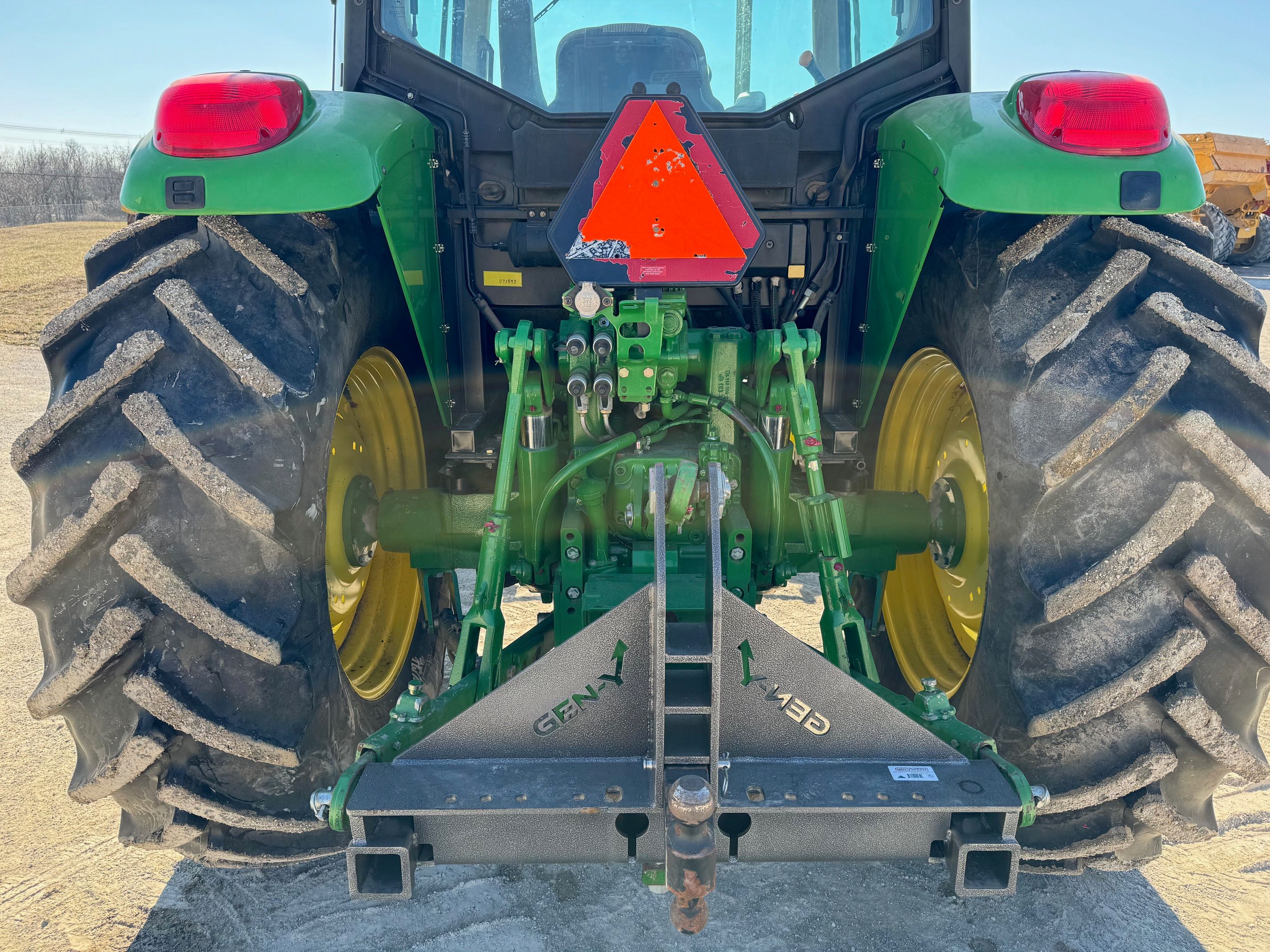  JOHN DEERE 6415 Photo 5 Thumbnail