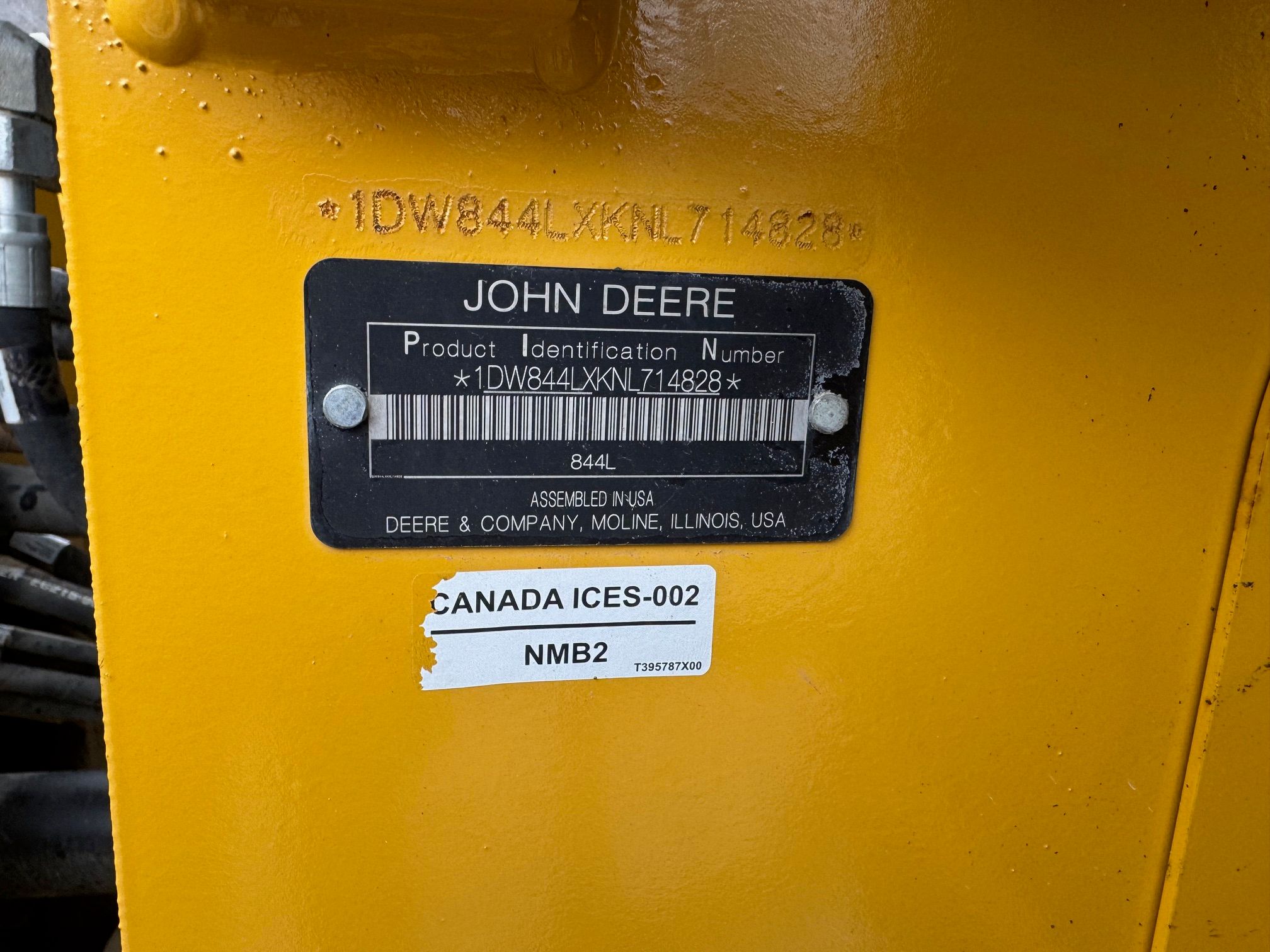 2022 JOHN DEERE 844L Photo 8 Thumbnail