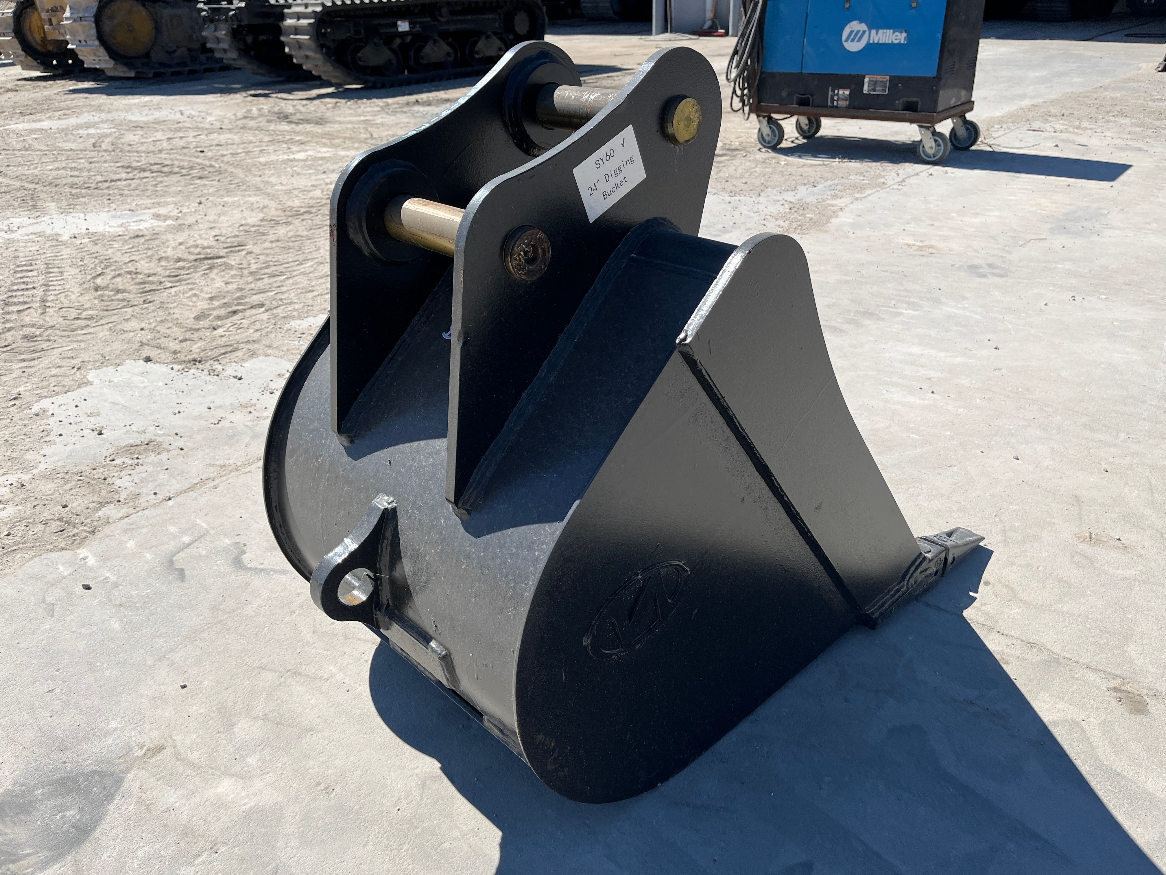 24" BUCKET FOR SY60C Photo 3 Thumbnail