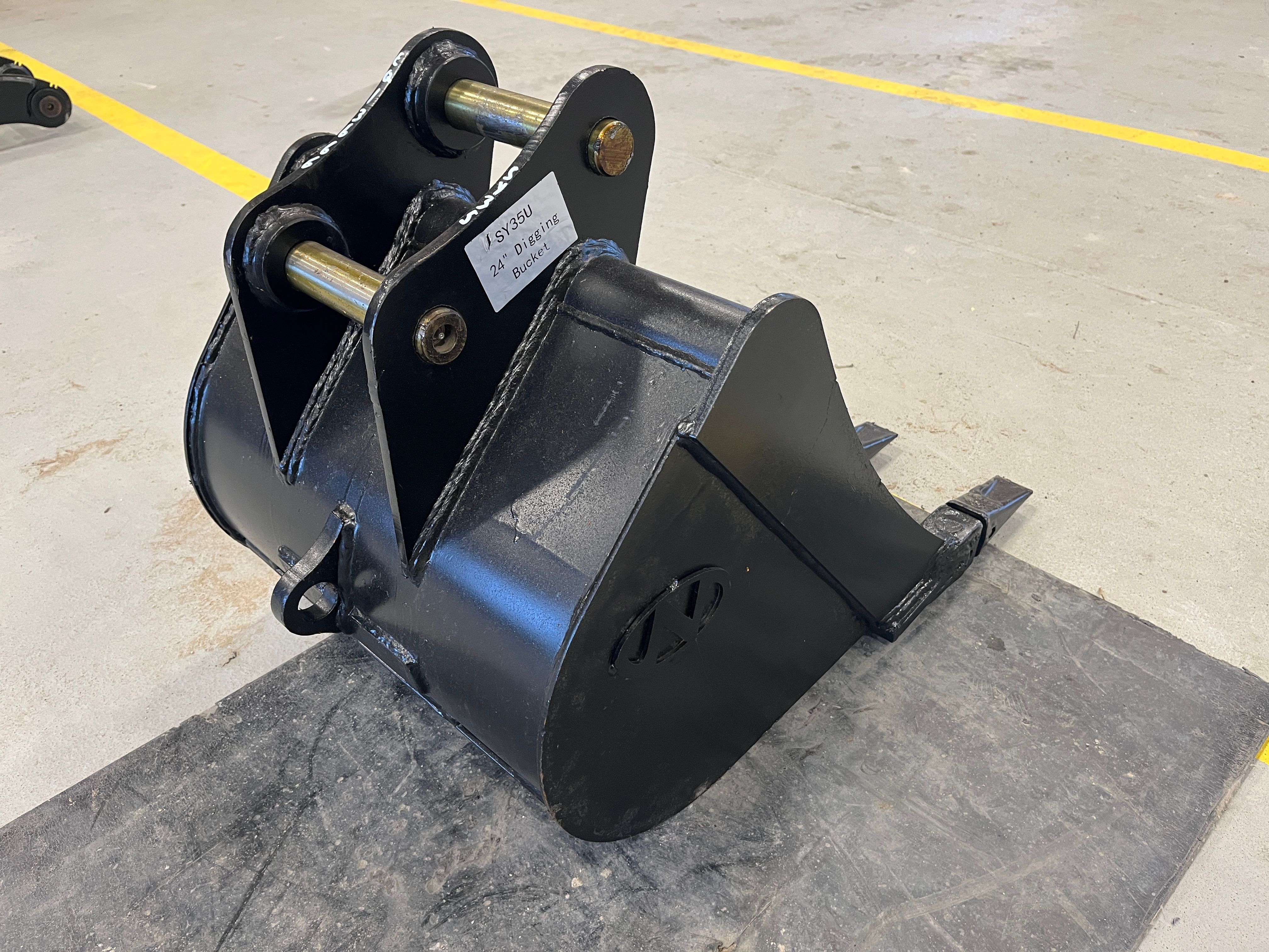 24" BUCKET FOR SY35U Photo 3 Thumbnail