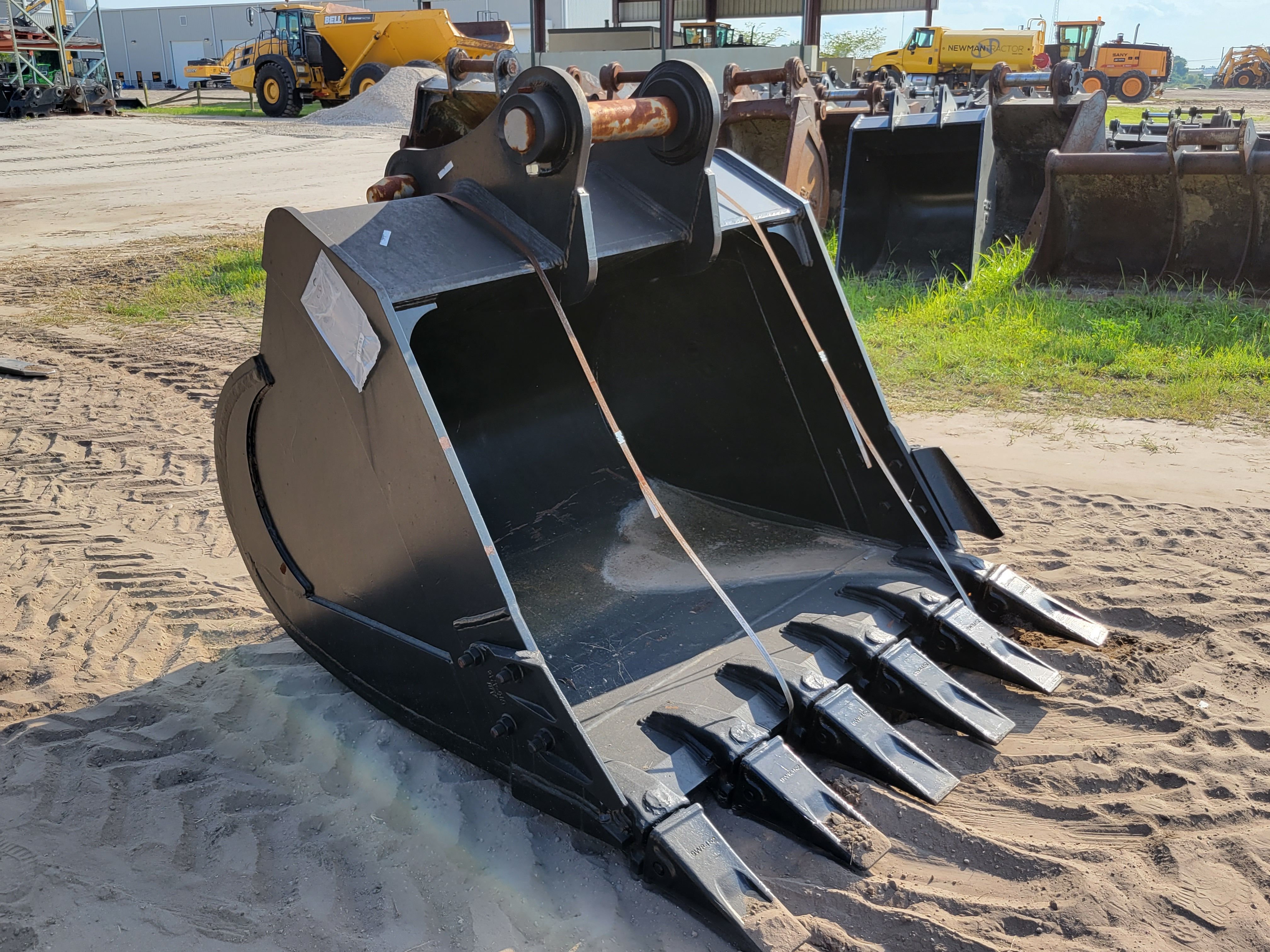 60" BUCKET FOR SY365C Photo 2 Thumbnail