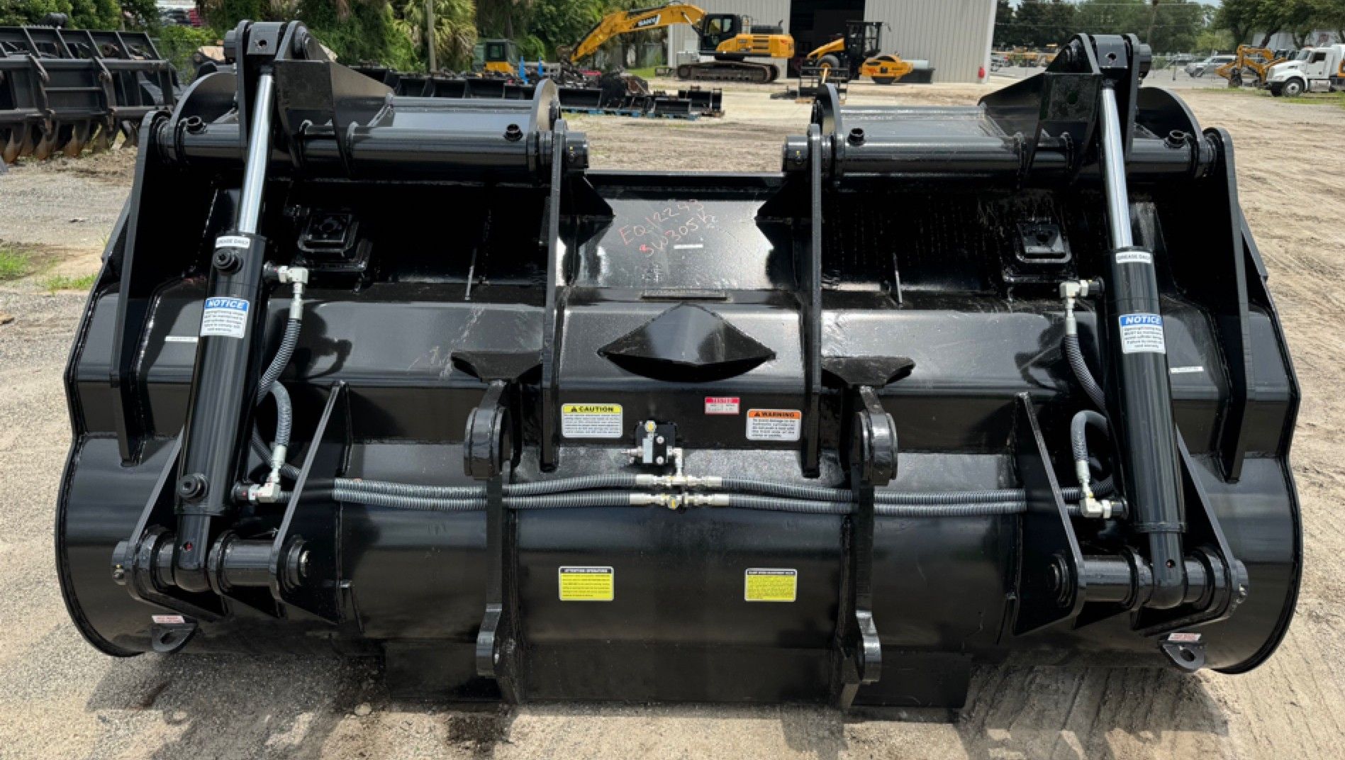 108" GRAPPLE BUCKET FOR JRB416 COUPLER Photo 4 Thumbnail