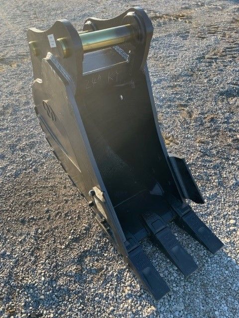 24" DIGGING BUCKET WITH 90MM PINS Photo 4 Thumbnail