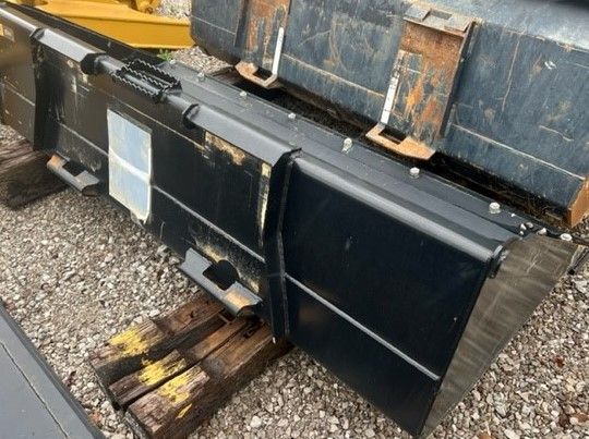 84" BUCKET FOR 333G Photo 1 Thumbnail