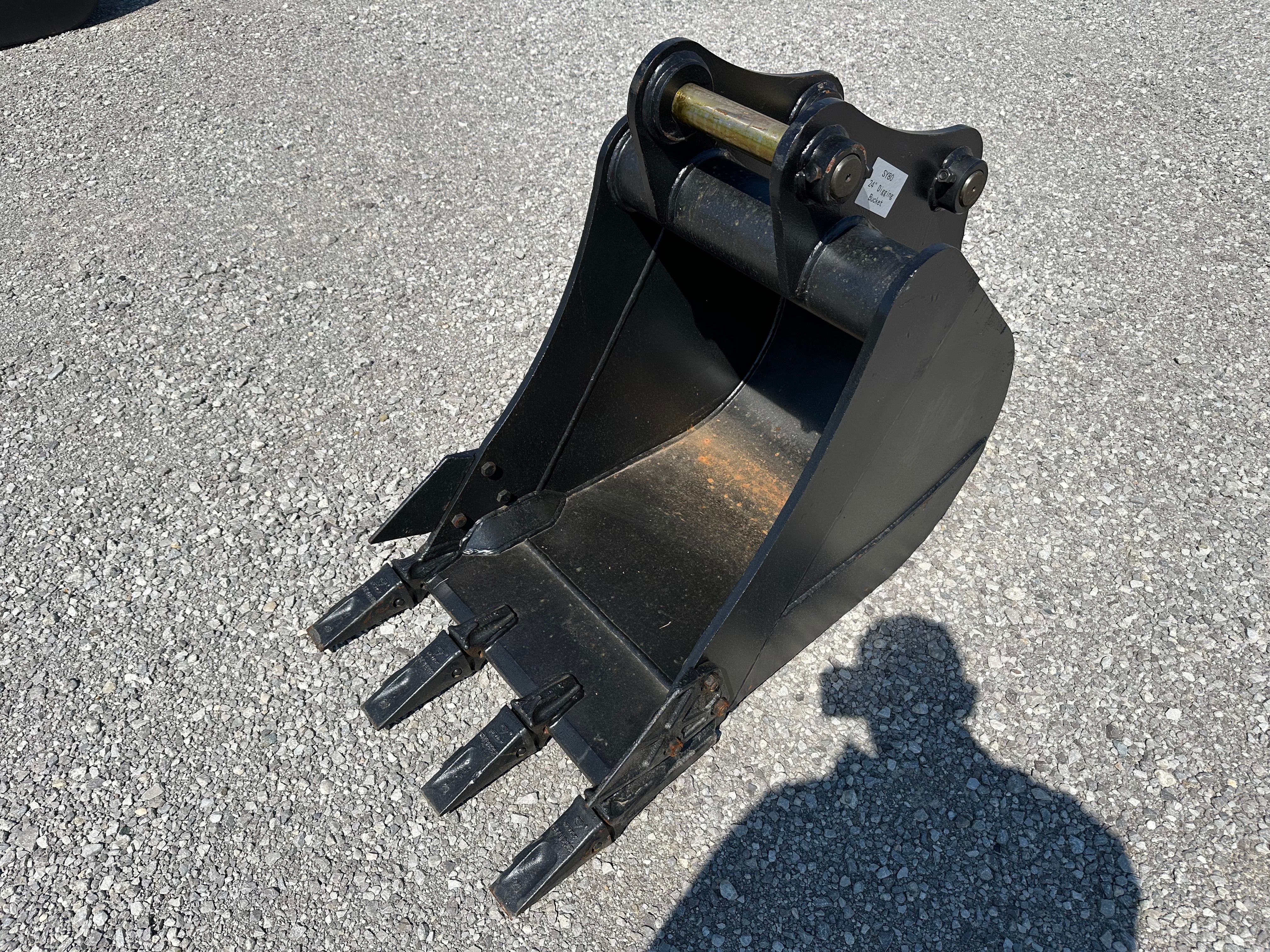 24" EXCAVATOR DIGGING BUCKET 50MM PIN Photo 2 Thumbnail