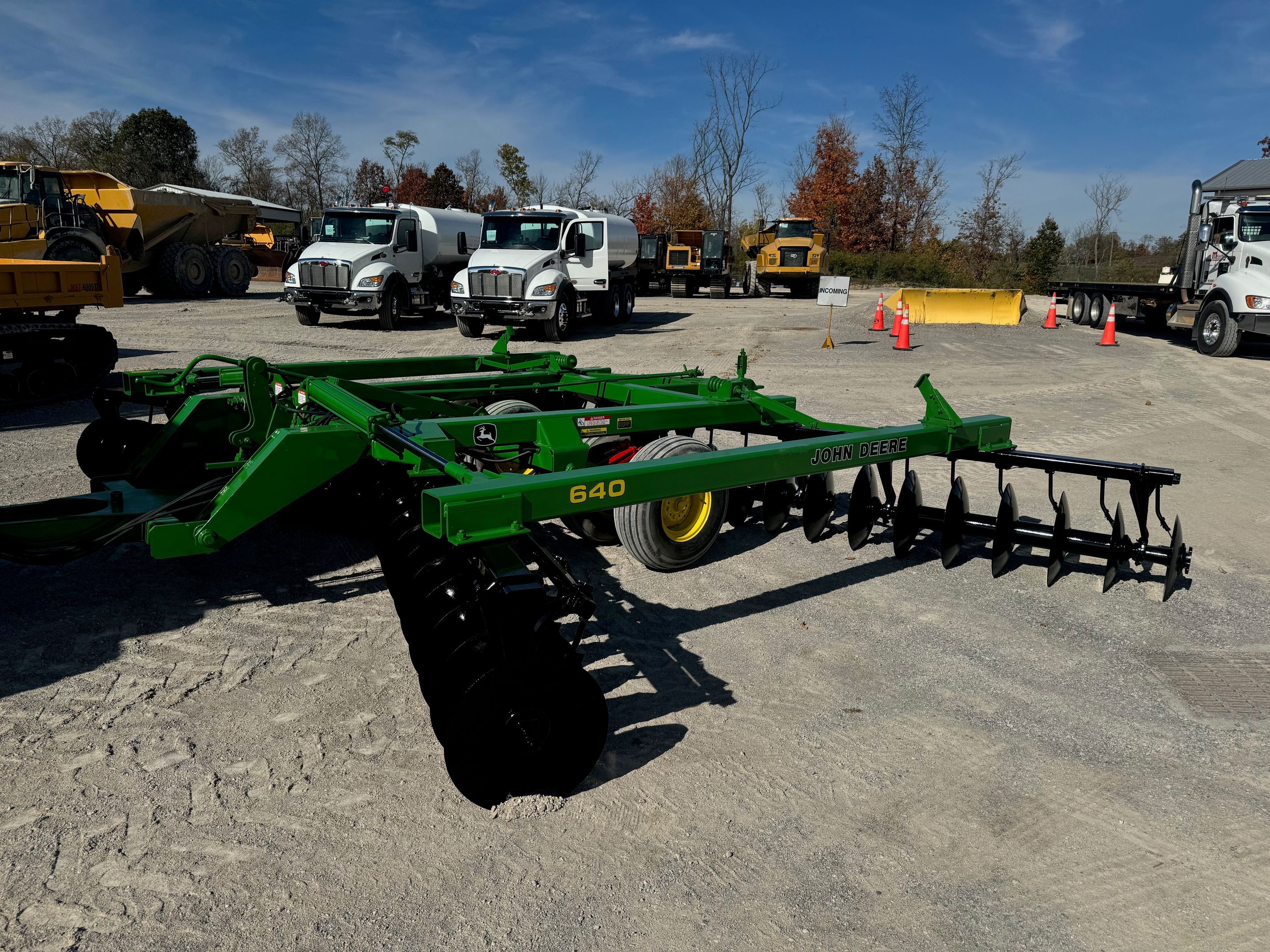JOHN DEERE 640 DISC HARROW PLOWS & DISC Photo 1 Thumbnail