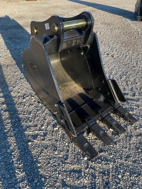 36" DIGGING BUCKET WITH 90MM PINS Photo 2 Thumbnail