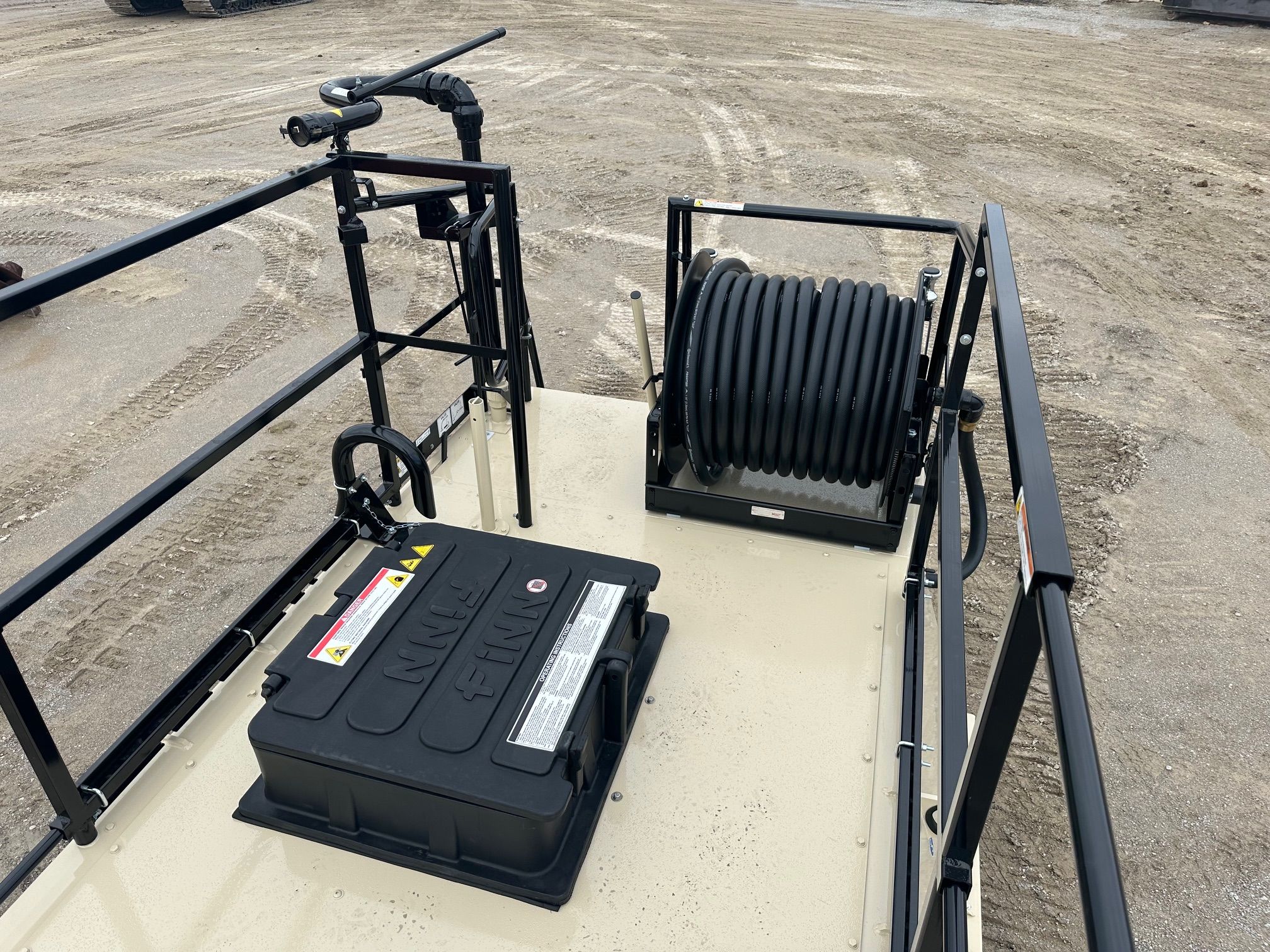 FINN T120T TRAILER MOUNTED HYDRO SEEDER Photo 8 Thumbnail