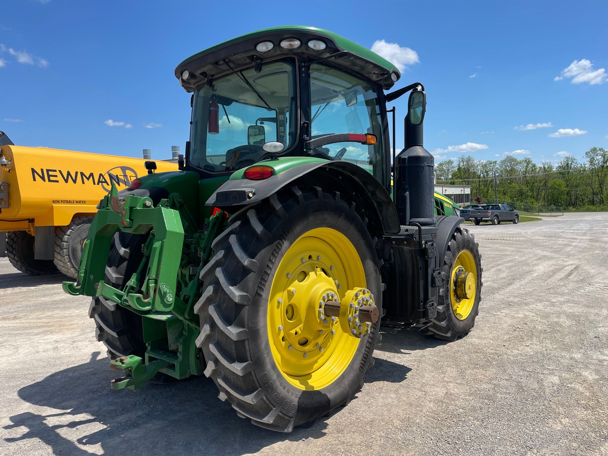 2019 JOHN DEERE 8320R Photo 3 Thumbnail