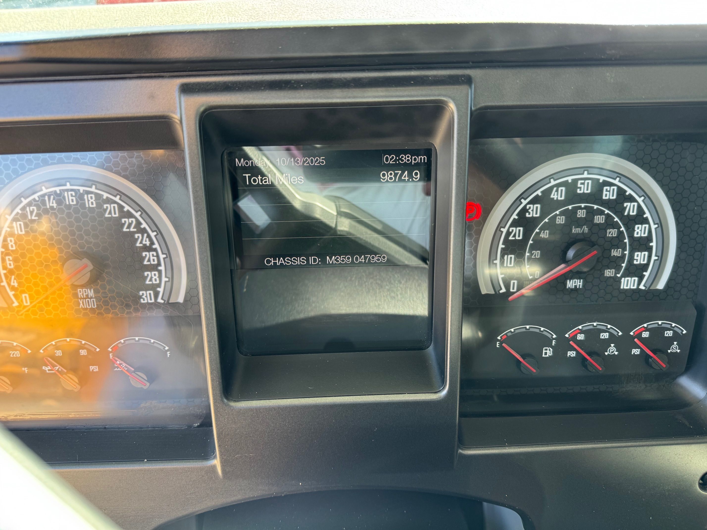 2025 MACK GR64F Photo 7 Thumbnail