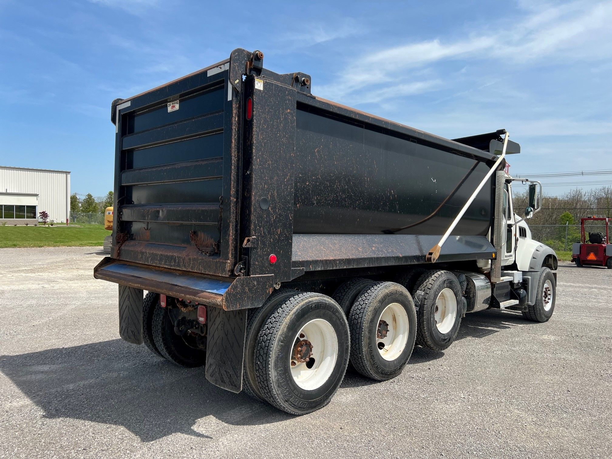 2015 MACK GU713 Photo 4 Thumbnail