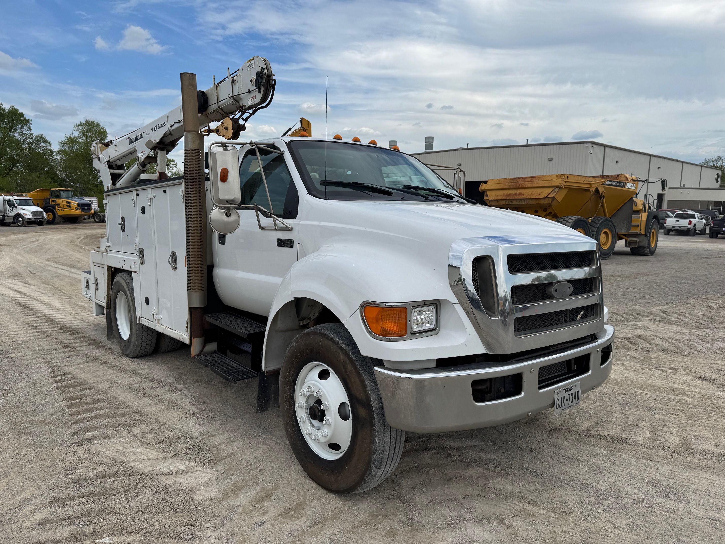 2009 FORD F750 SERVICE TRUCK Photo 4 Thumbnail