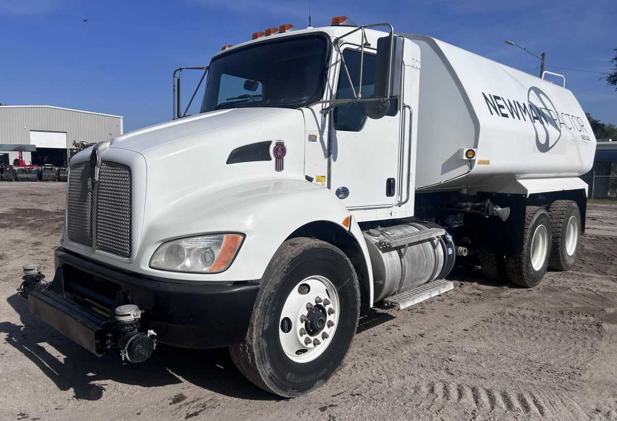 2020 KENWORTH KENWORTH T370 WATER TRUCK Photo 1