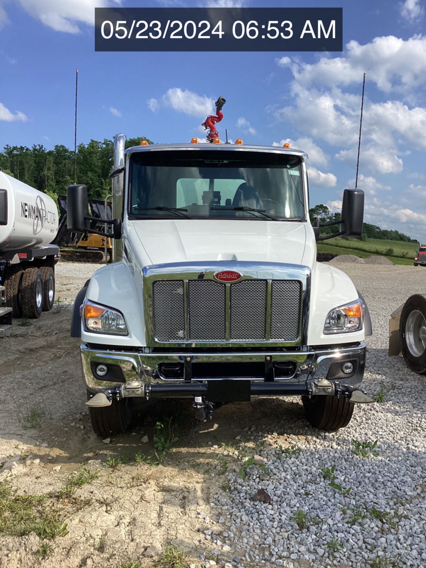 2025 PETERBILT 548 WATER Photo 9 Thumbnail