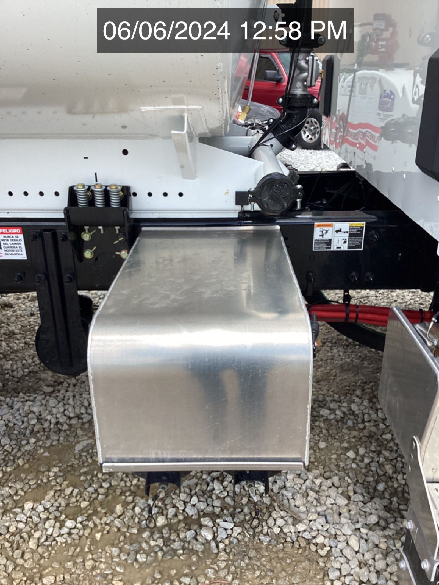 2025 PETERBILT 548 WATER Photo 8 Thumbnail