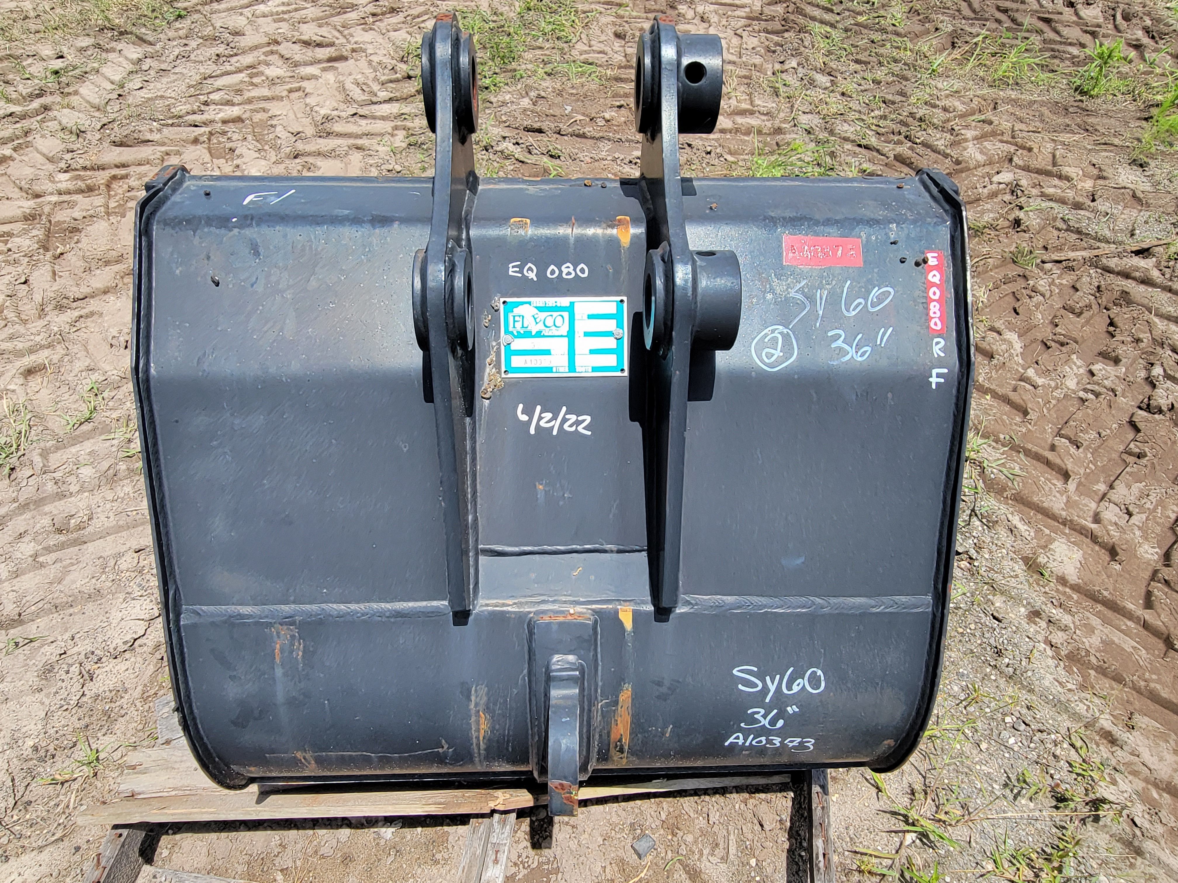 36" BUCKET FOR SY60C Photo 3 Thumbnail