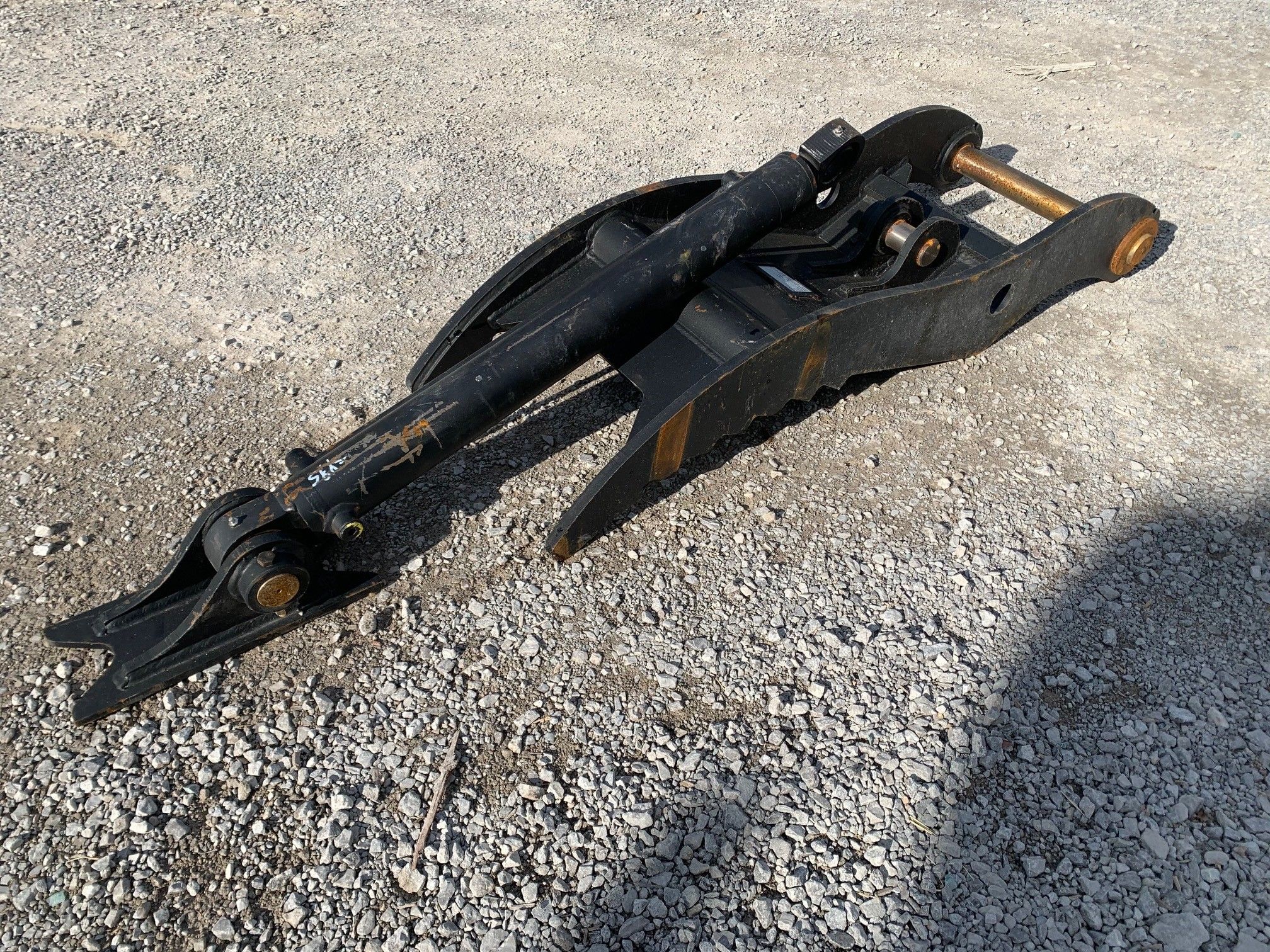 HYDRAULIC THUMB FOR SY95C (LONG FOR QC) Photo 3 Thumbnail