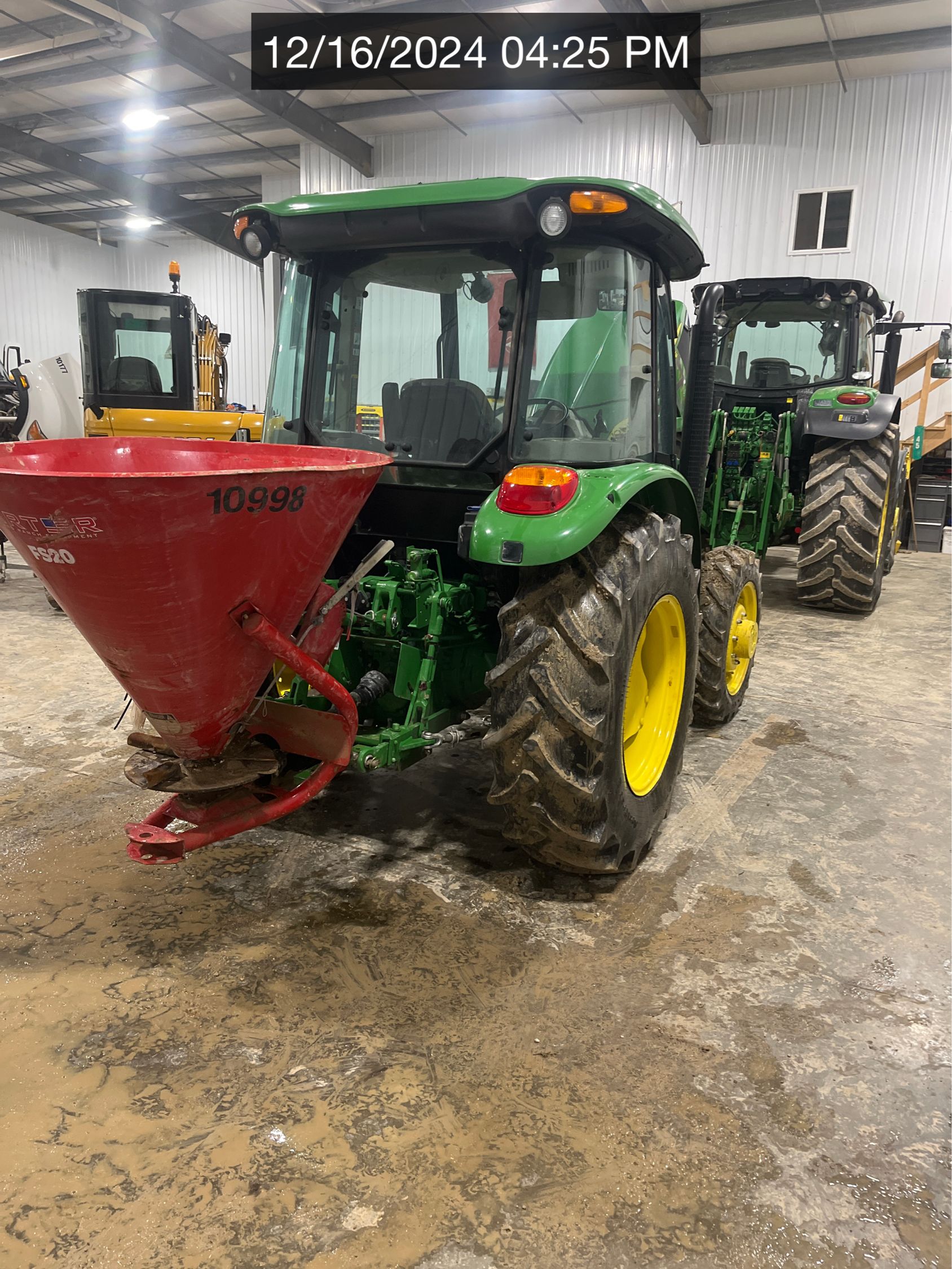 2022 JOHN DEERE 5075E Photo 4 Thumbnail