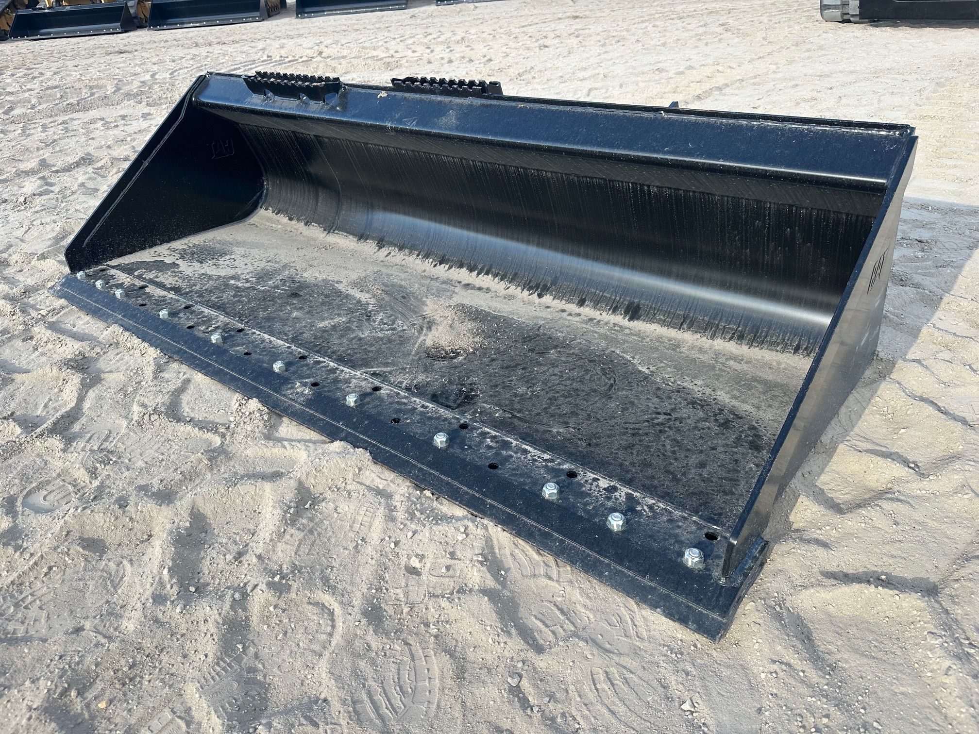 CAT 299D3 80" Skid Steer Bucket Photo 1 Thumbnail