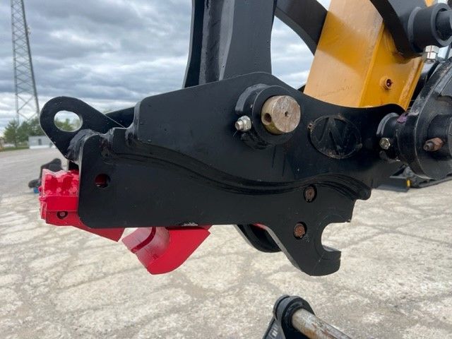 HYDRAULIC QUICK COUPLER FOR SY155U Photo 2 Thumbnail