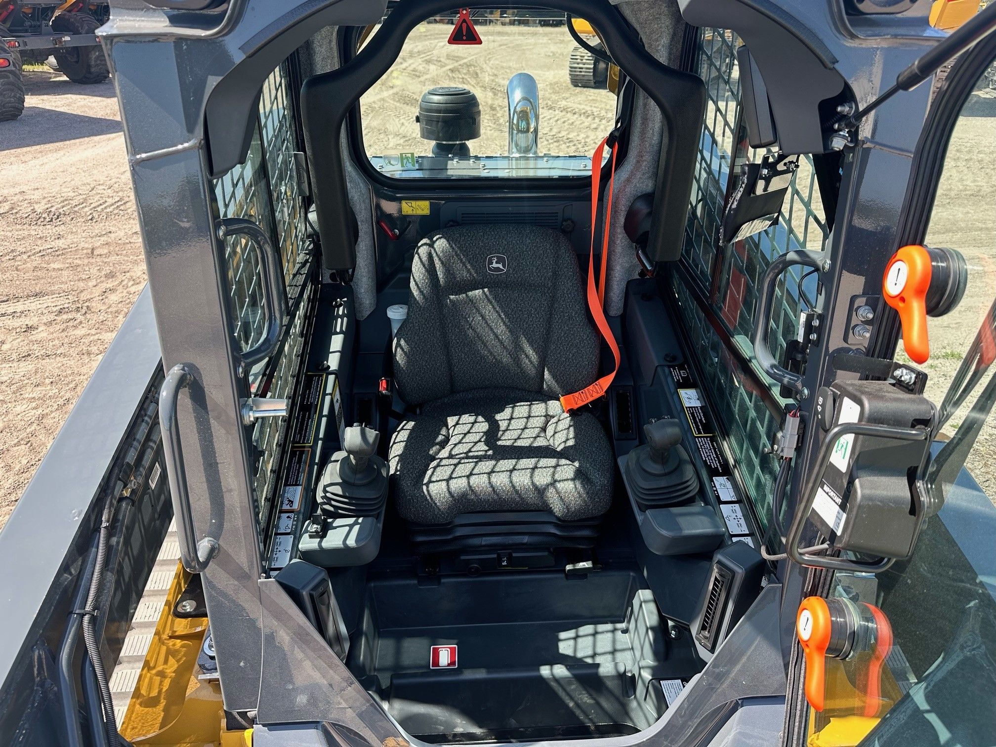 2024 JOHN DEERE 333G Photo 7 Thumbnail