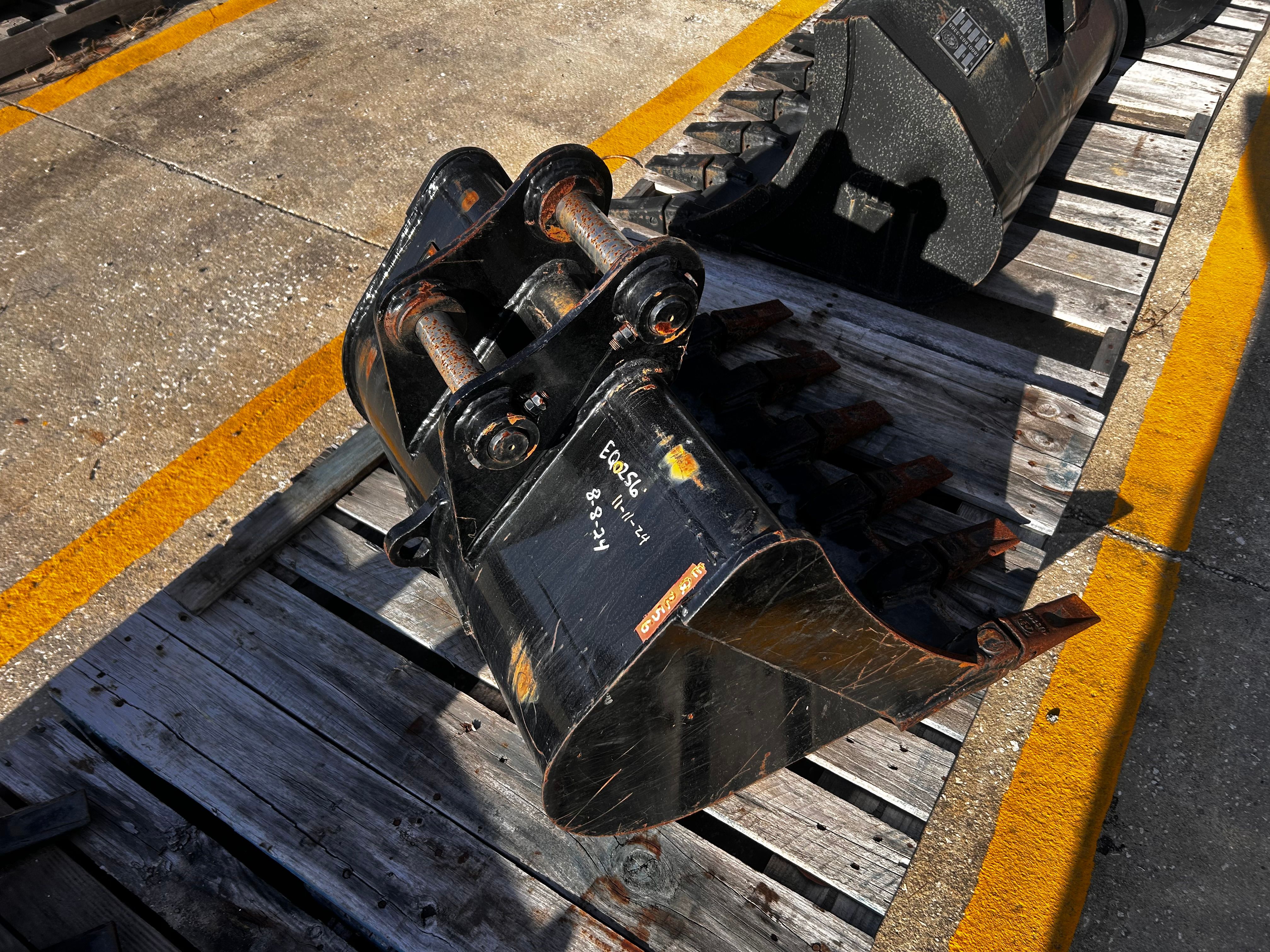 30" BUCKET FOR SY35U Photo 2 Thumbnail