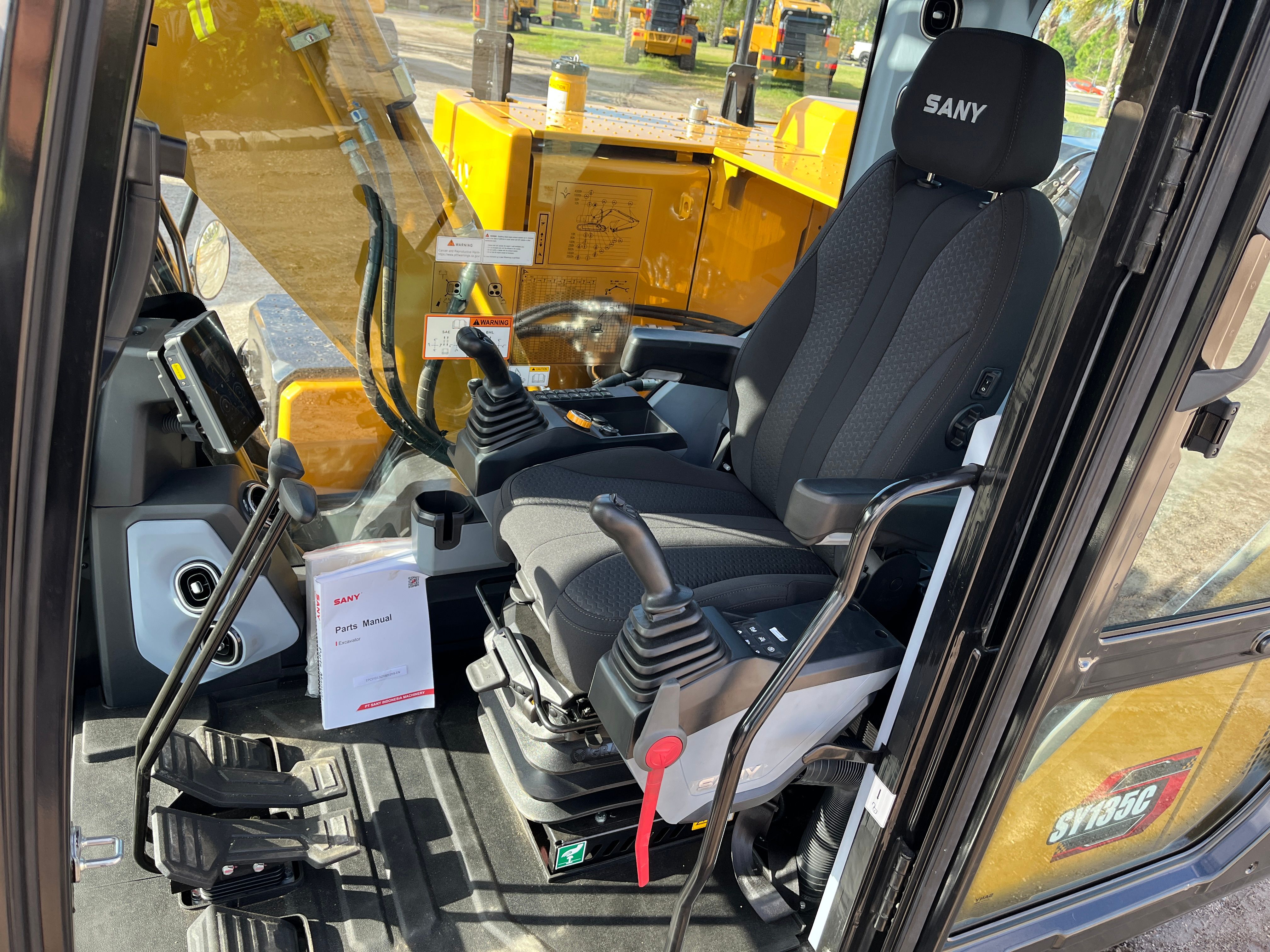 2025 SANY SY135C Photo 7 Thumbnail