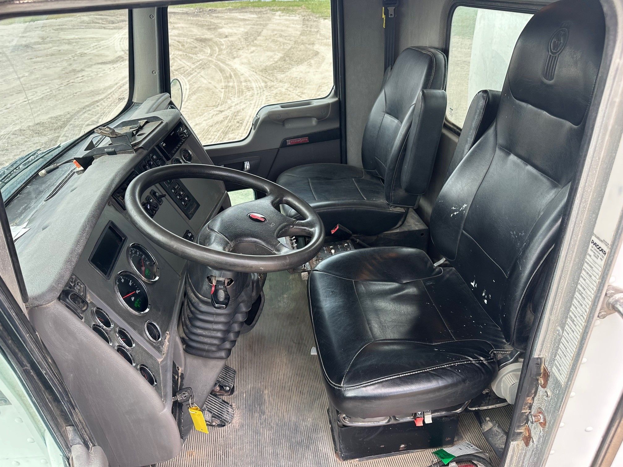 2019 KENWORTH T370 WATER Photo 7 Thumbnail