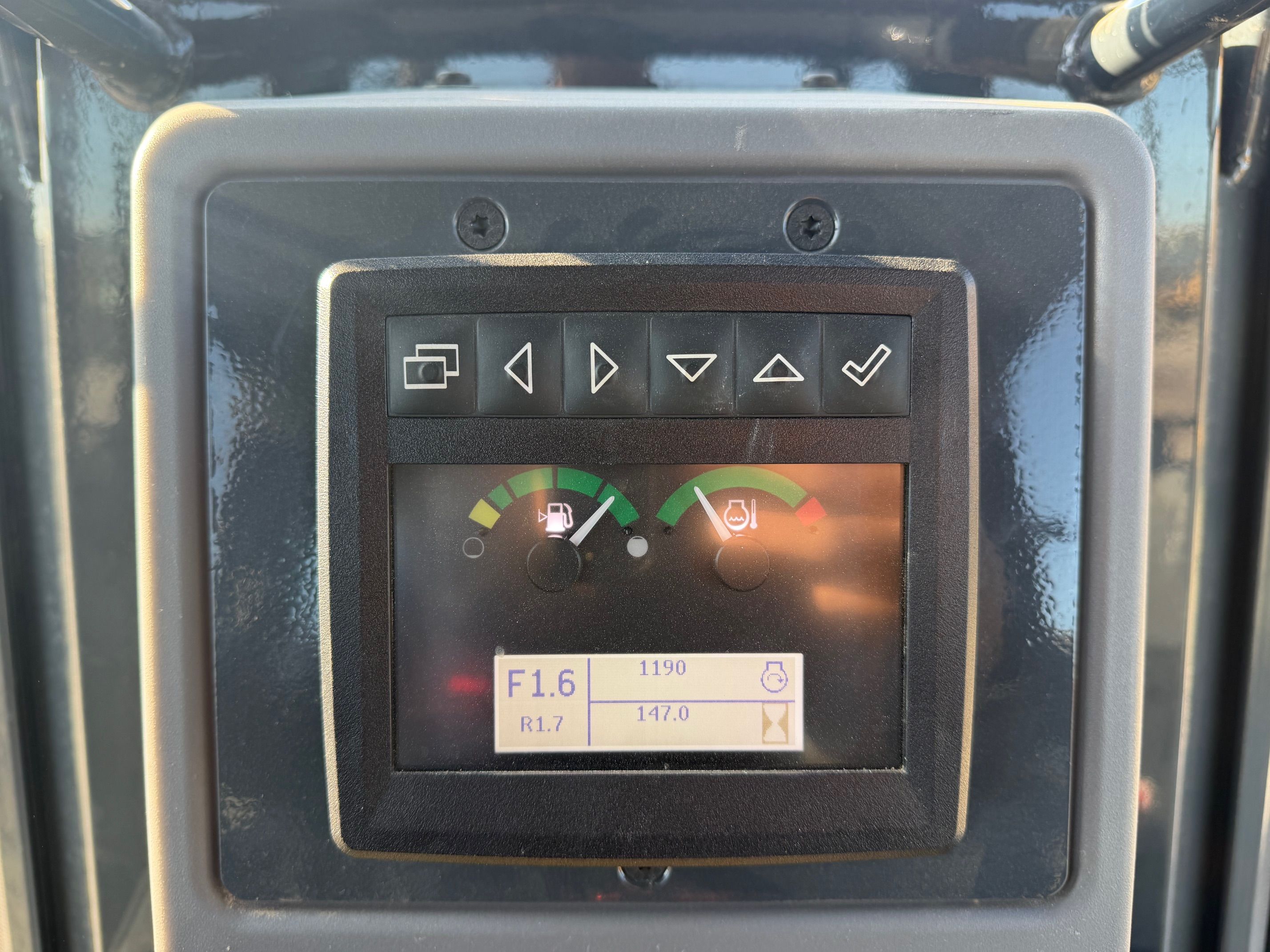 2023 JOHN DEERE 450P LGP Photo 10 Thumbnail