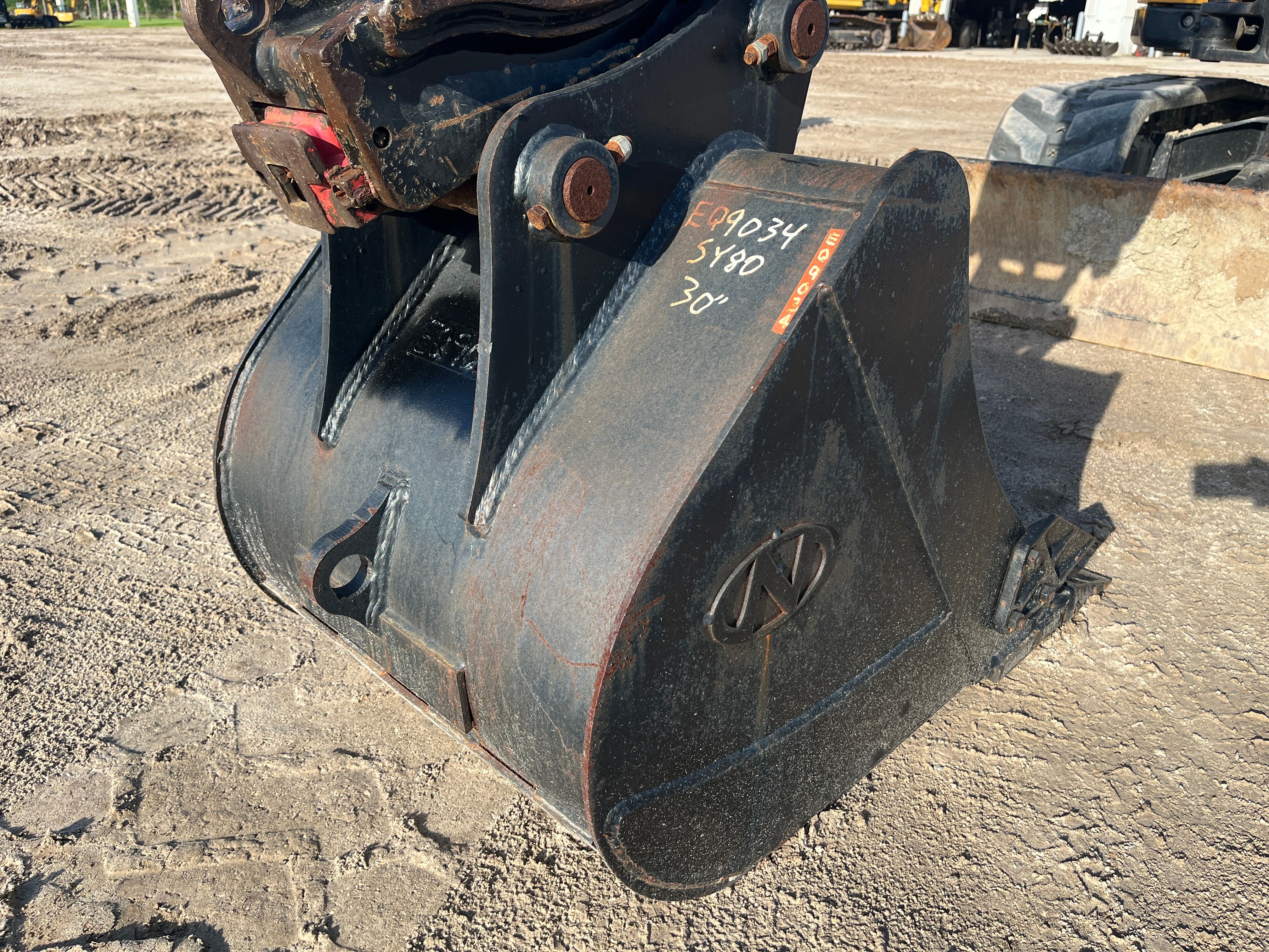 30" EXCAVATOR DIGGING BUCKET 50MM PIN Photo 3 Thumbnail
