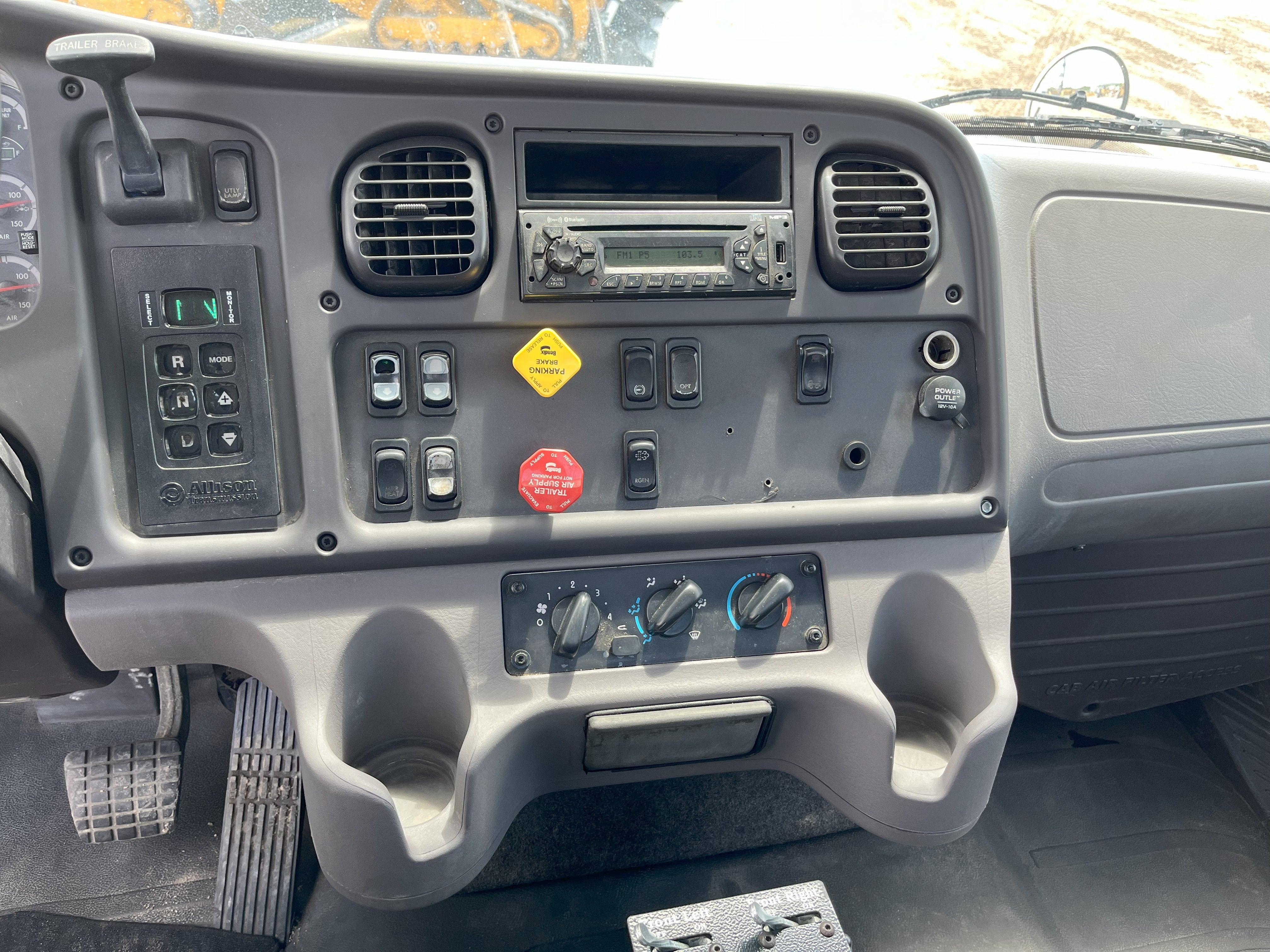 2015 FREIGHTLINER M2 112 Photo 10 Thumbnail