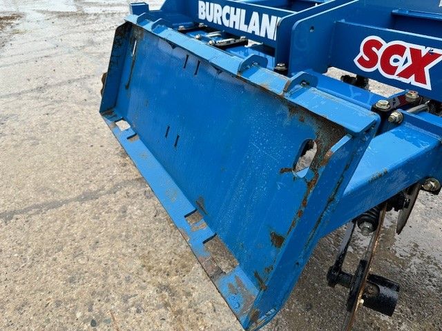 SKID STEER BRACKET FOR 8' STRAW CRIMPER Photo 3 Thumbnail