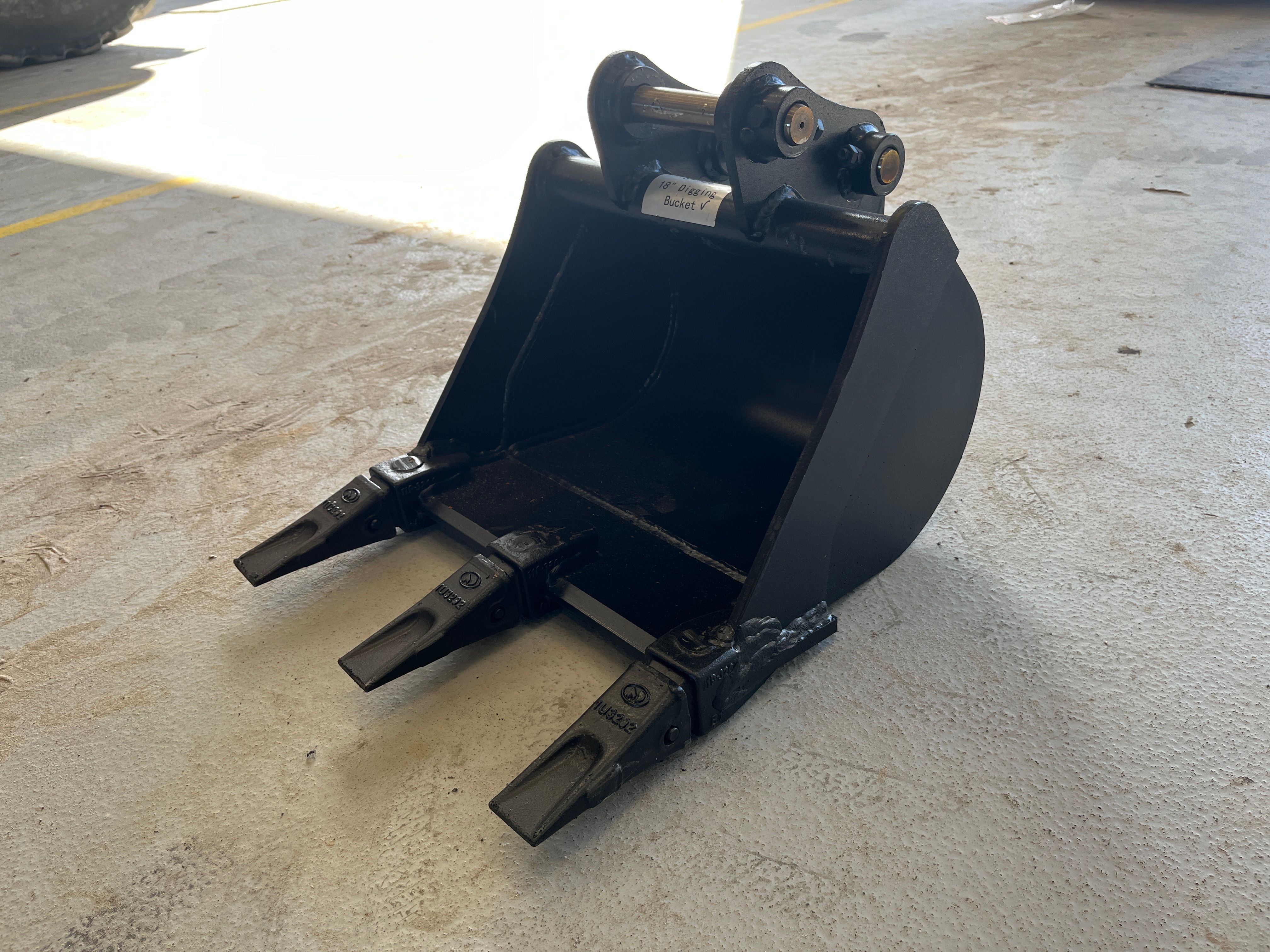 18" BUCKET FOR SY16C Photo 1 Thumbnail