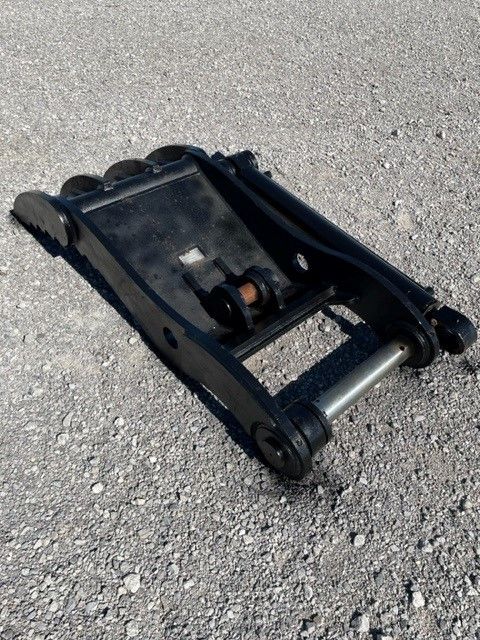 THUMB FOR SY215C (FOR USE W/ QUICK COUPLER) Photo 3 Thumbnail