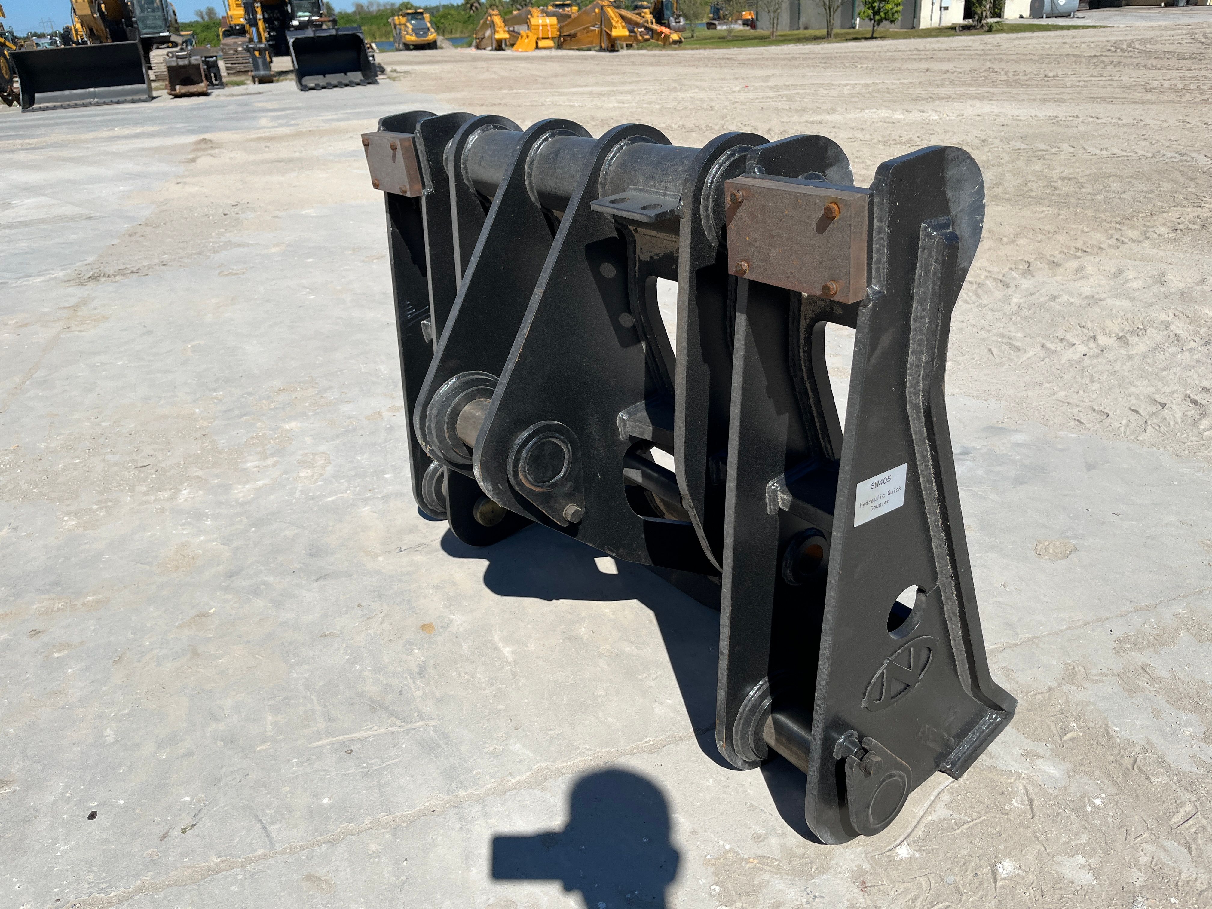 QCH HYDRAULIC QUICK COUPLER FOR SW405K Photo 3 Thumbnail