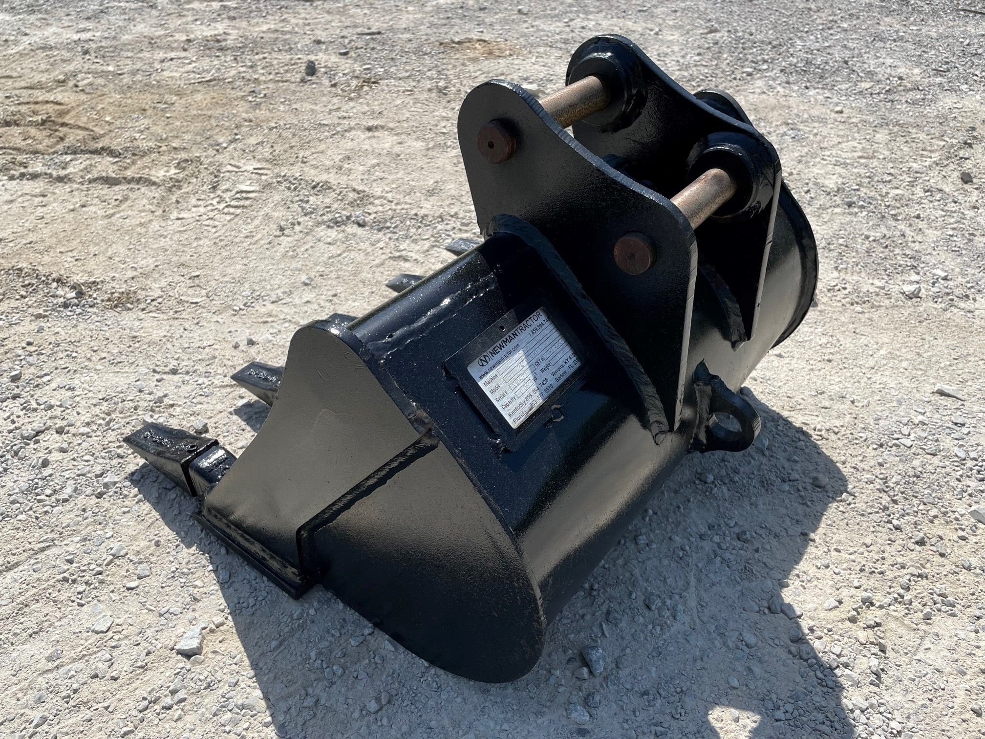 24" BUCKET FOR SY16C Photo 2 Thumbnail