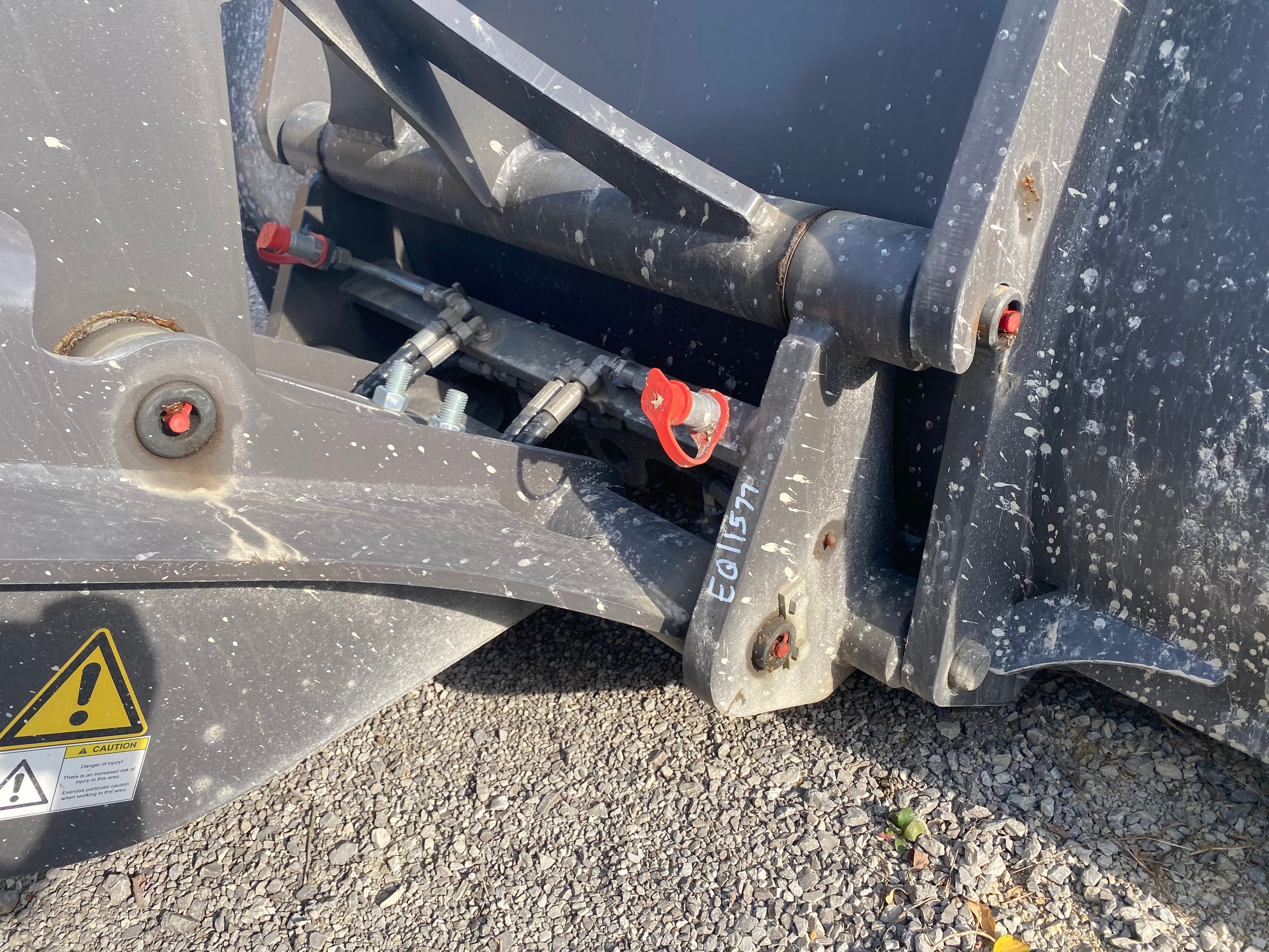 MECALAC AX1000 HYDRAULIC QUICK COUPLER Photo 2 Thumbnail